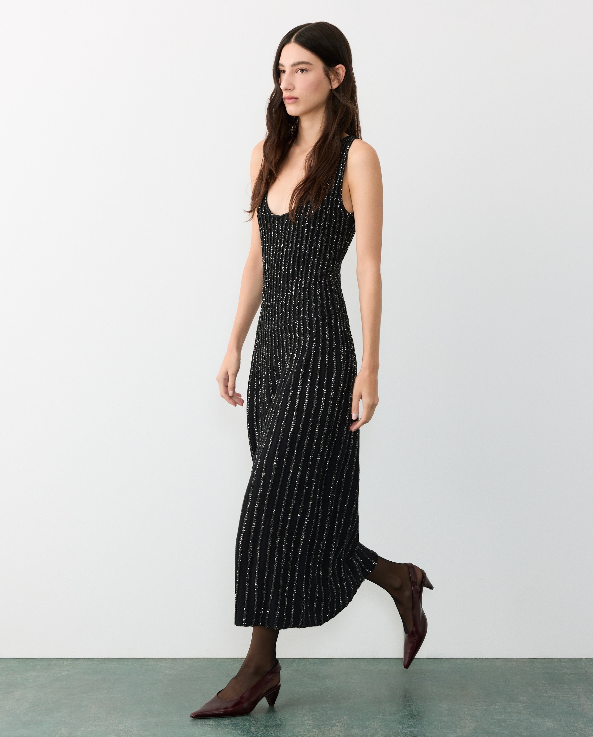 Imagen 1 de Vestido midi de punto Negro