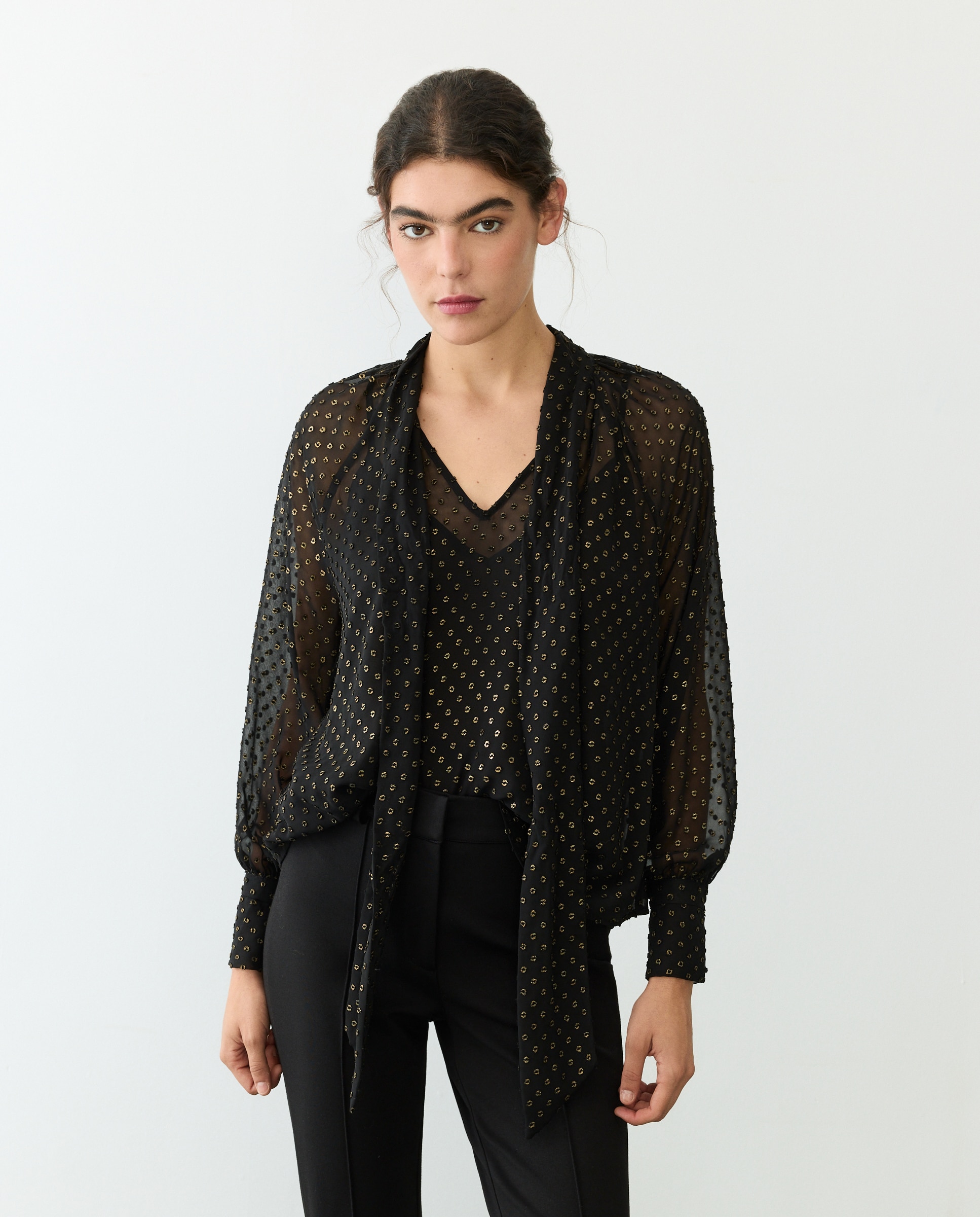 Imagen 0 de Blusa lisa de manga larga de mujer Negro