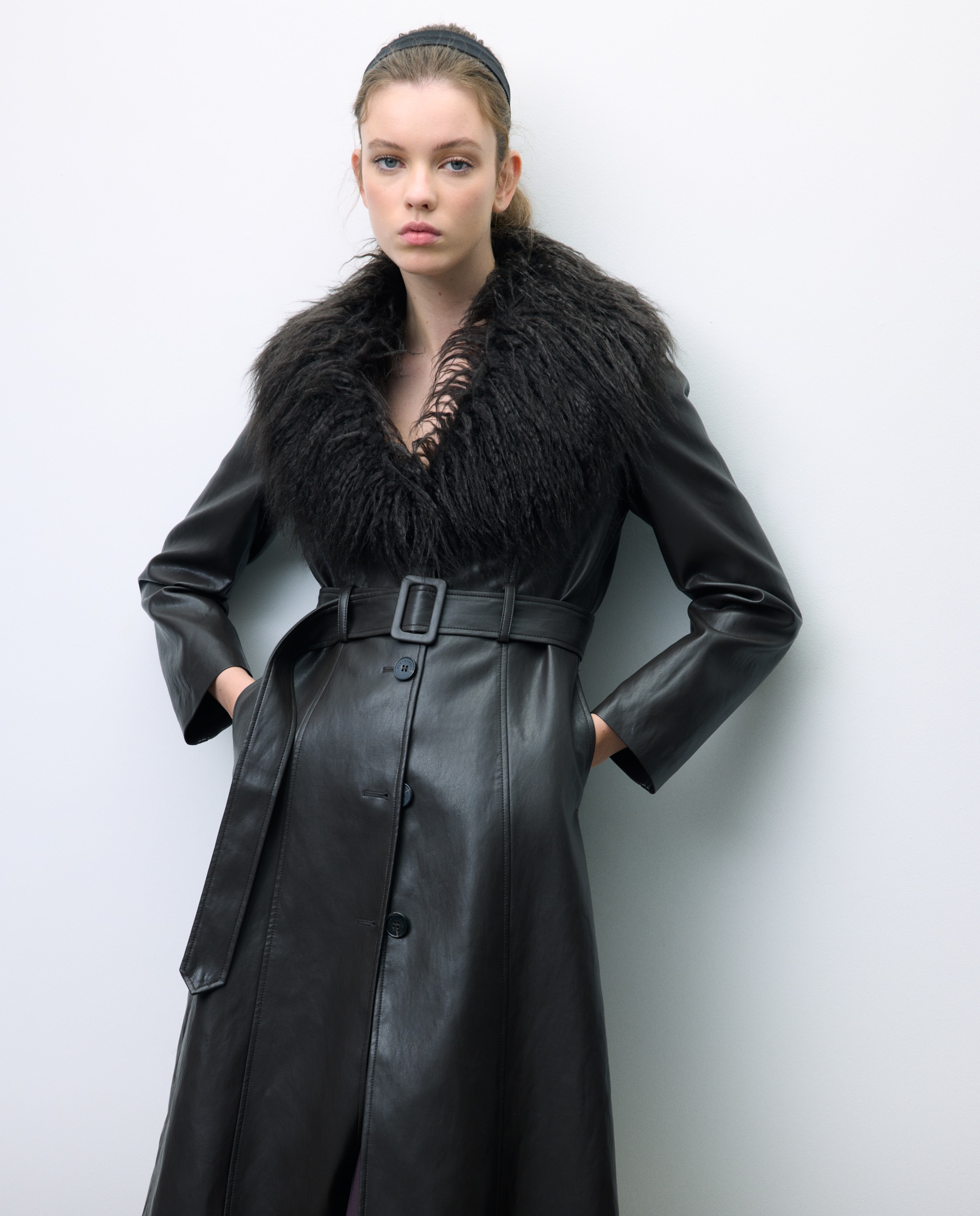 Canadiana em Pele com Gola de Pelo Castanho-1