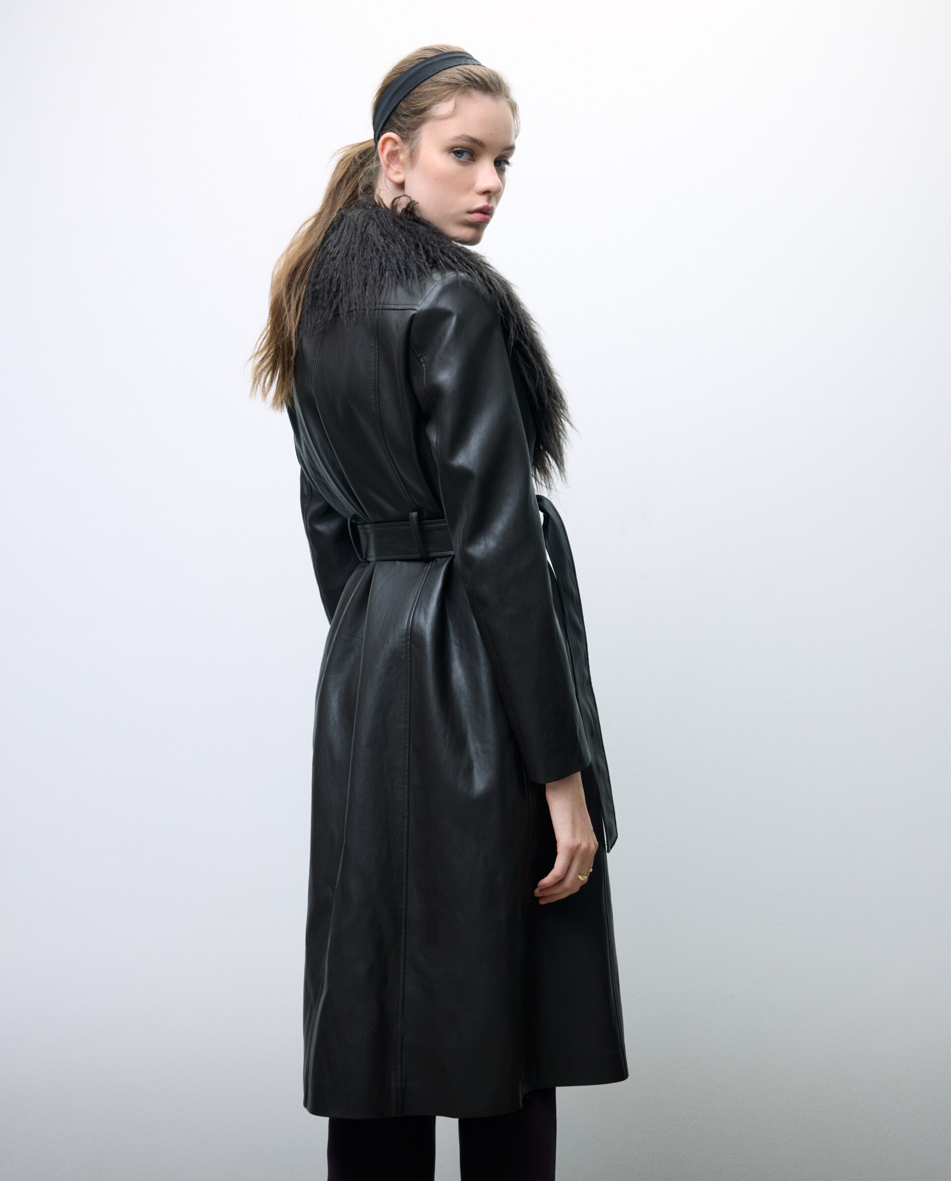 Canadiana em Pele com Gola de Pelo Castanho-4