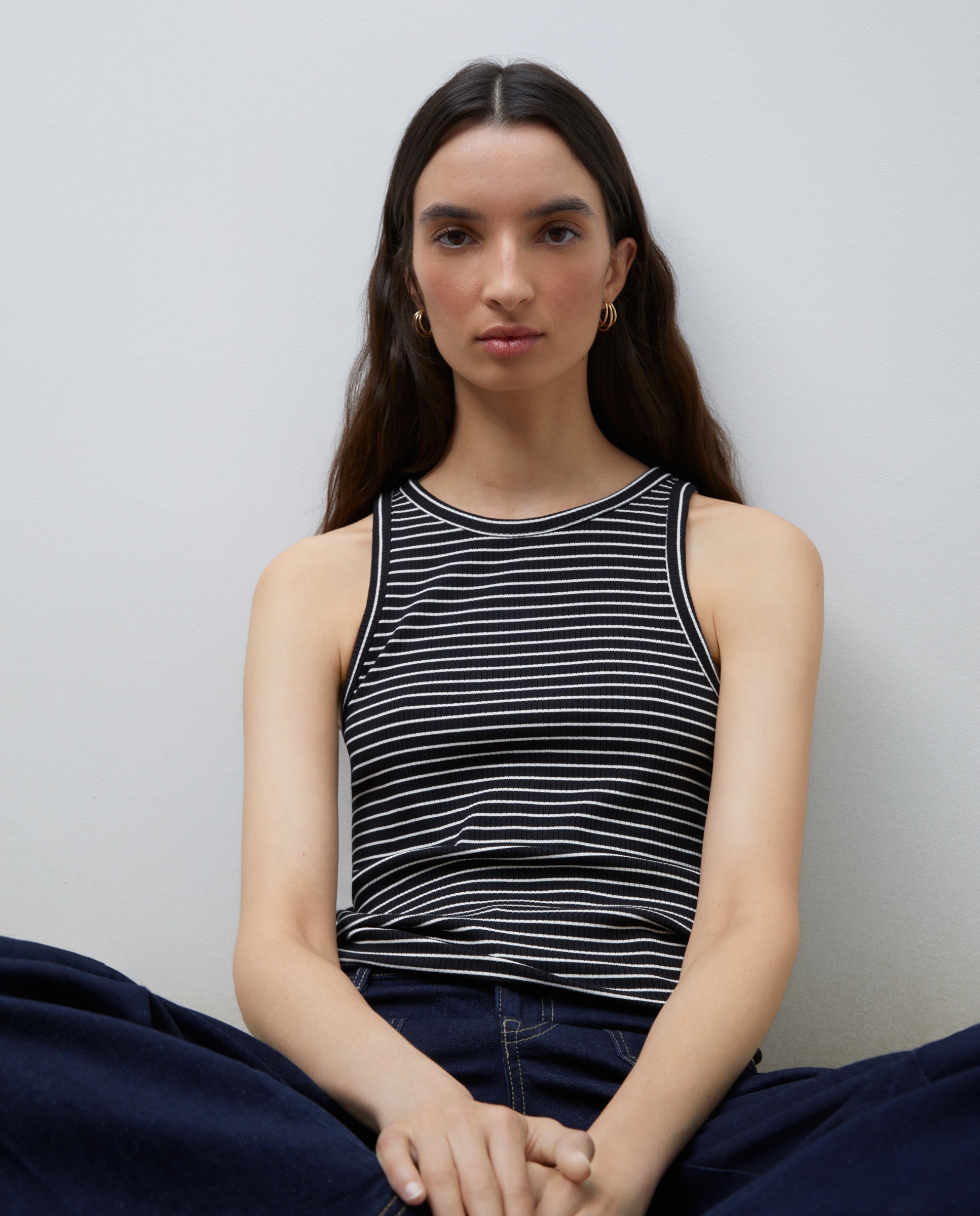 T-shirt com Gola Halter e sem Mangas Preto-2