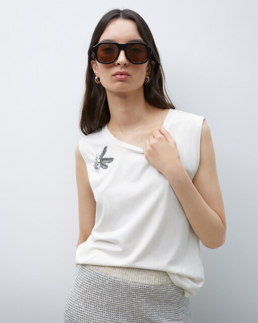 Imagem 0 de T-shirt com Detalhe Floral