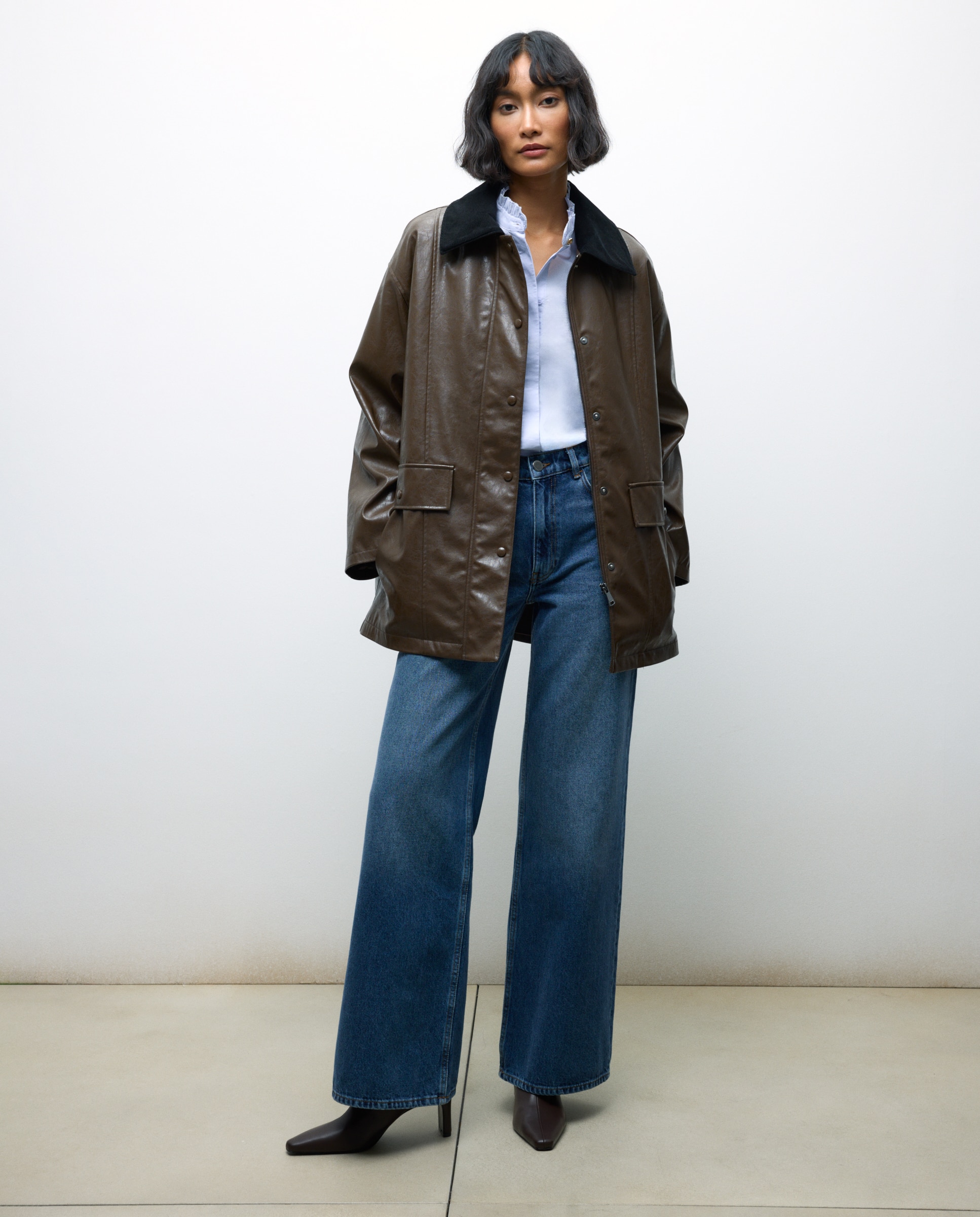 Sobretudo com Verniz e Gola de Bombazina Castanho-1