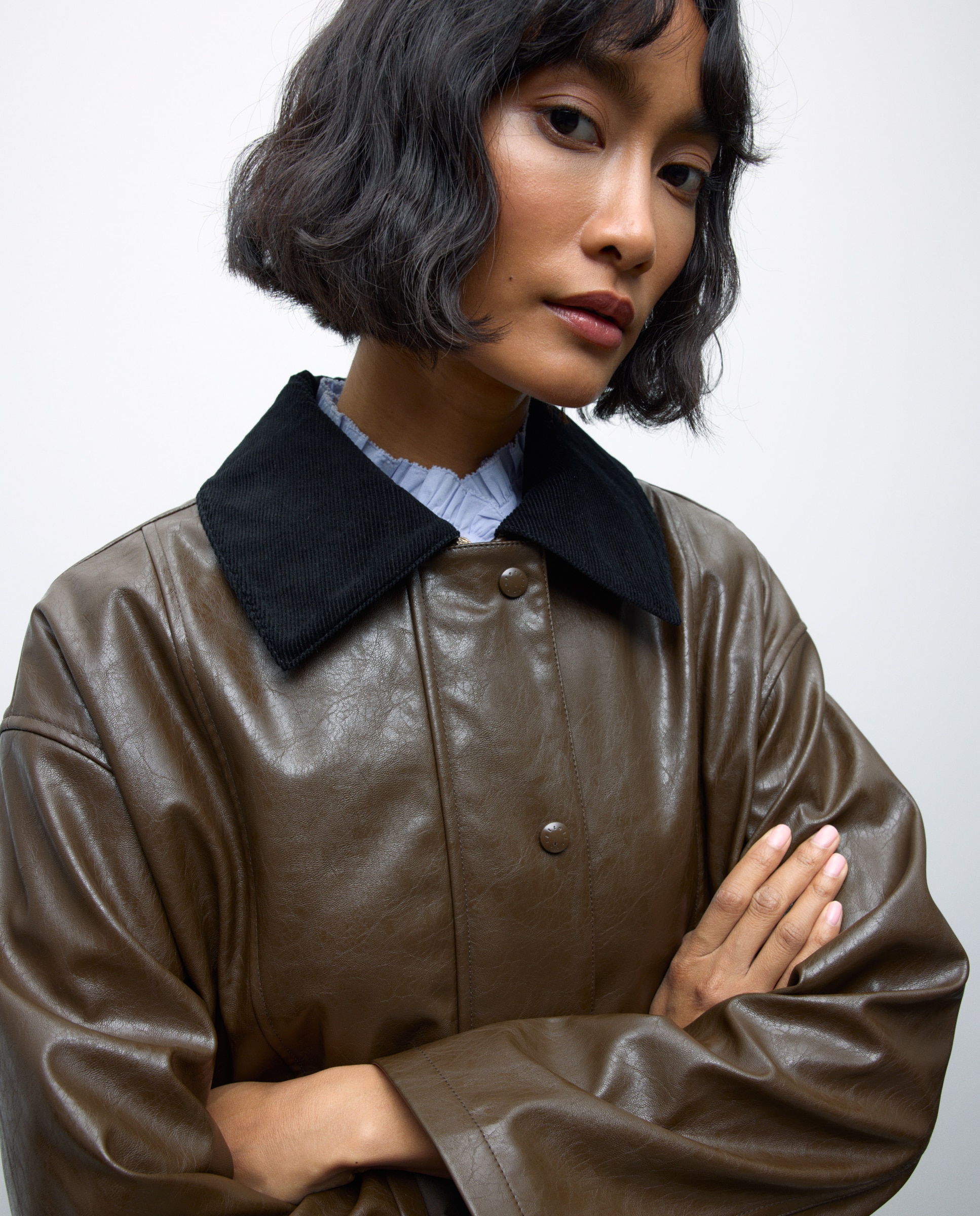 Sobretudo com Verniz e Gola de Bombazina Castanho-2