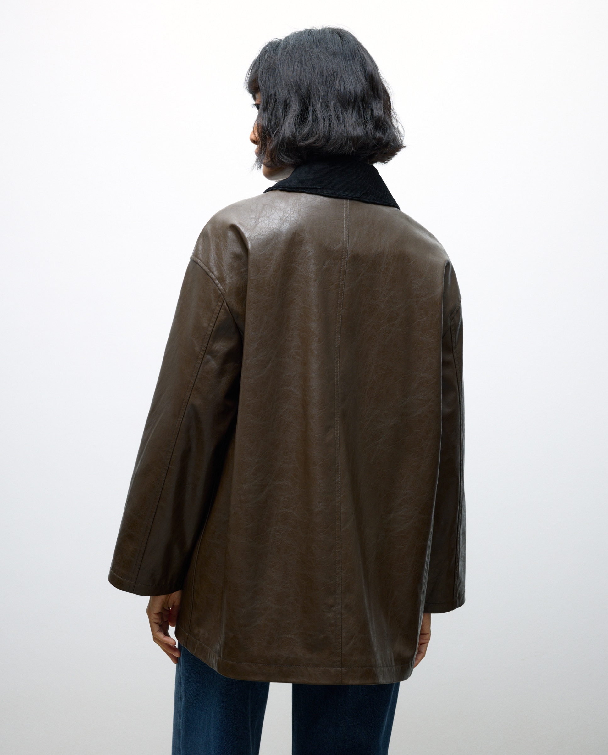 Sobretudo com Verniz e Gola de Bombazina Castanho-3