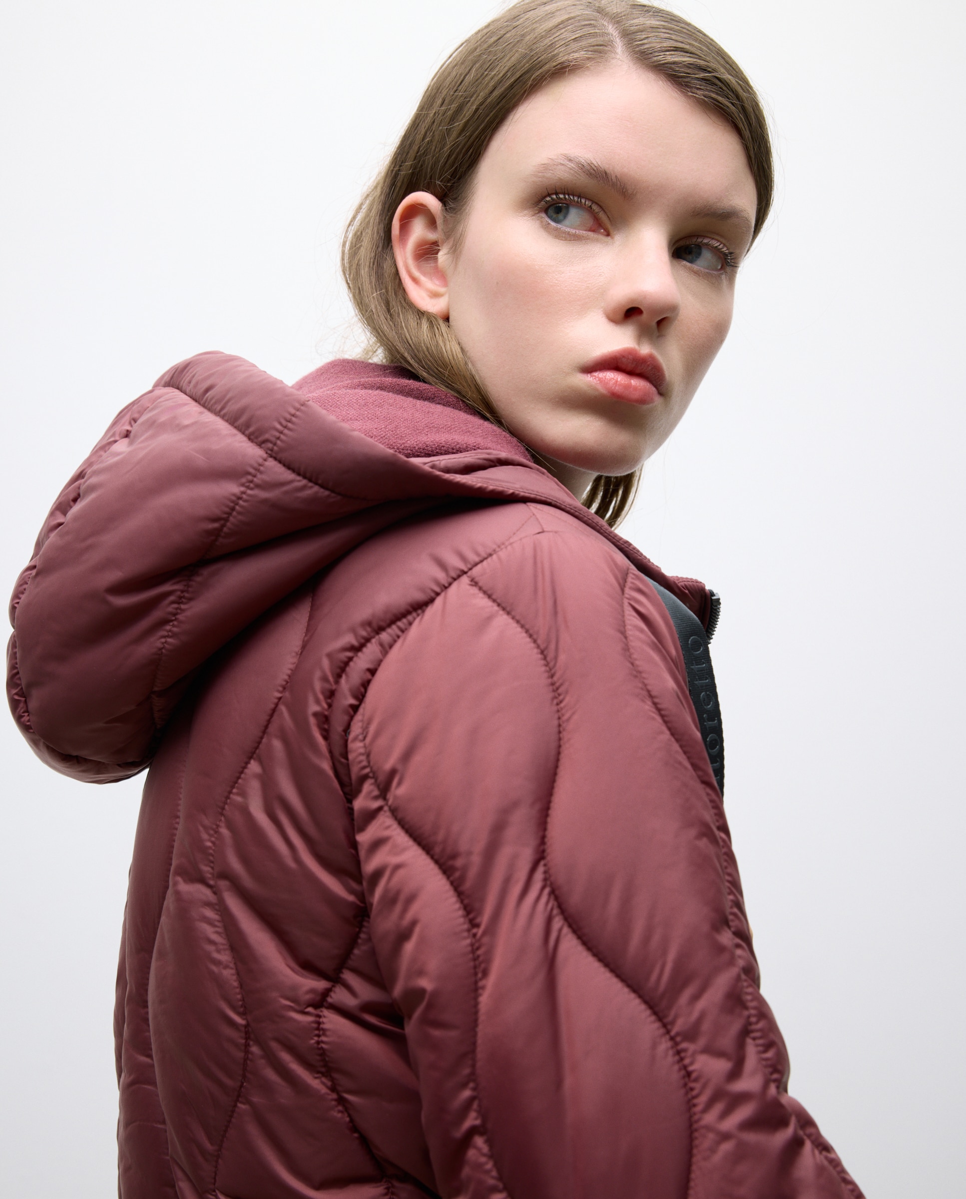 Sobretudo Acolchoado com Capuz Ameixa-2