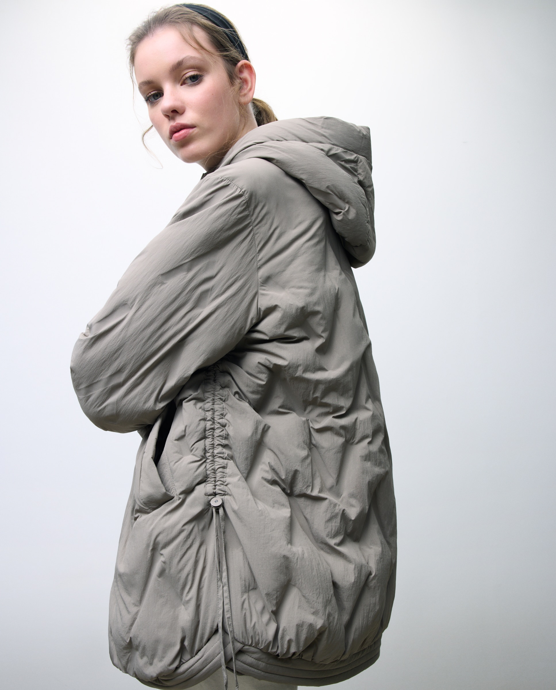 Blusão Acolchoado com Capuz Bege-3