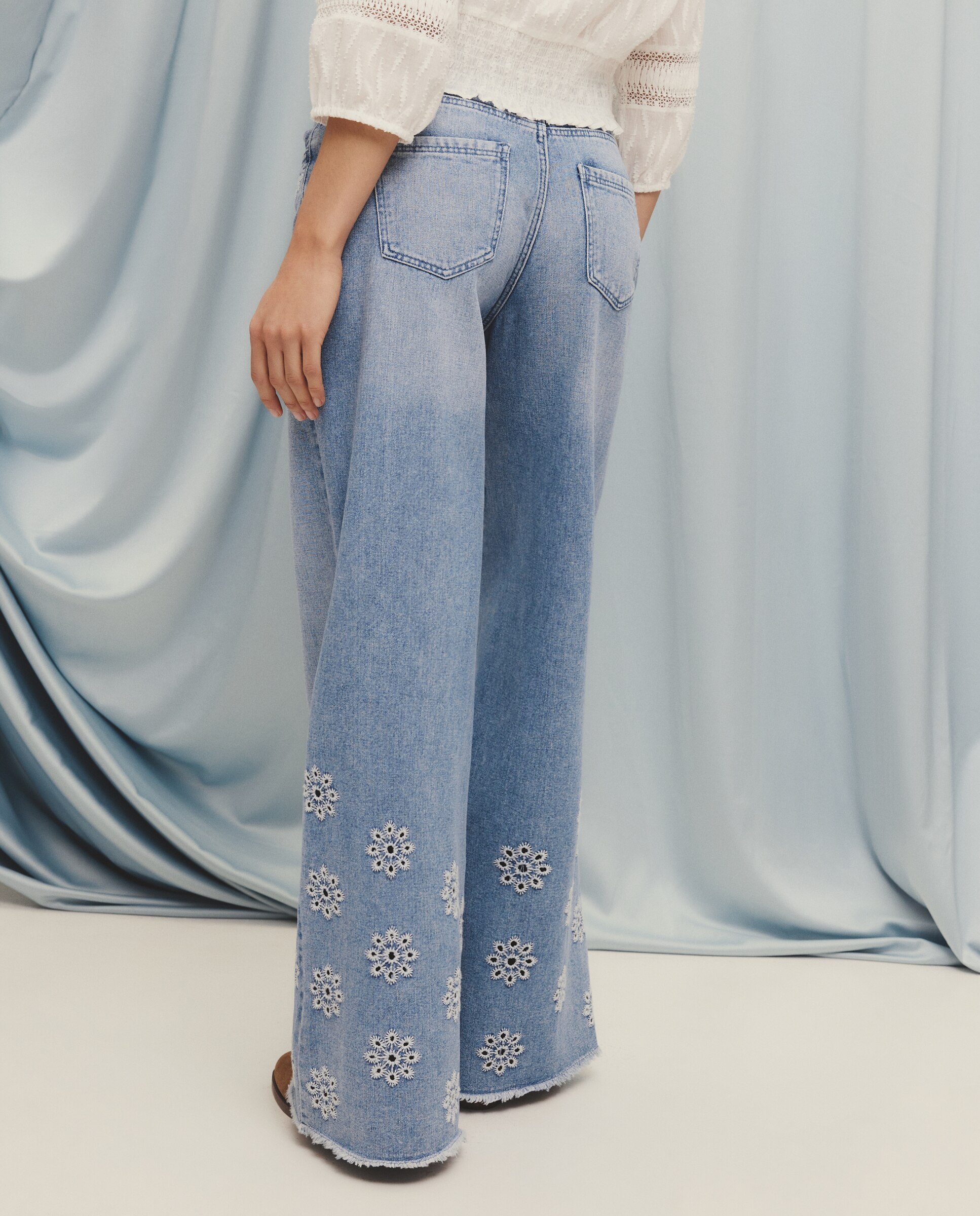 Pantalón de mujer wide leg troquelado - Green Coast - 120 Crudo Azul índigo-3