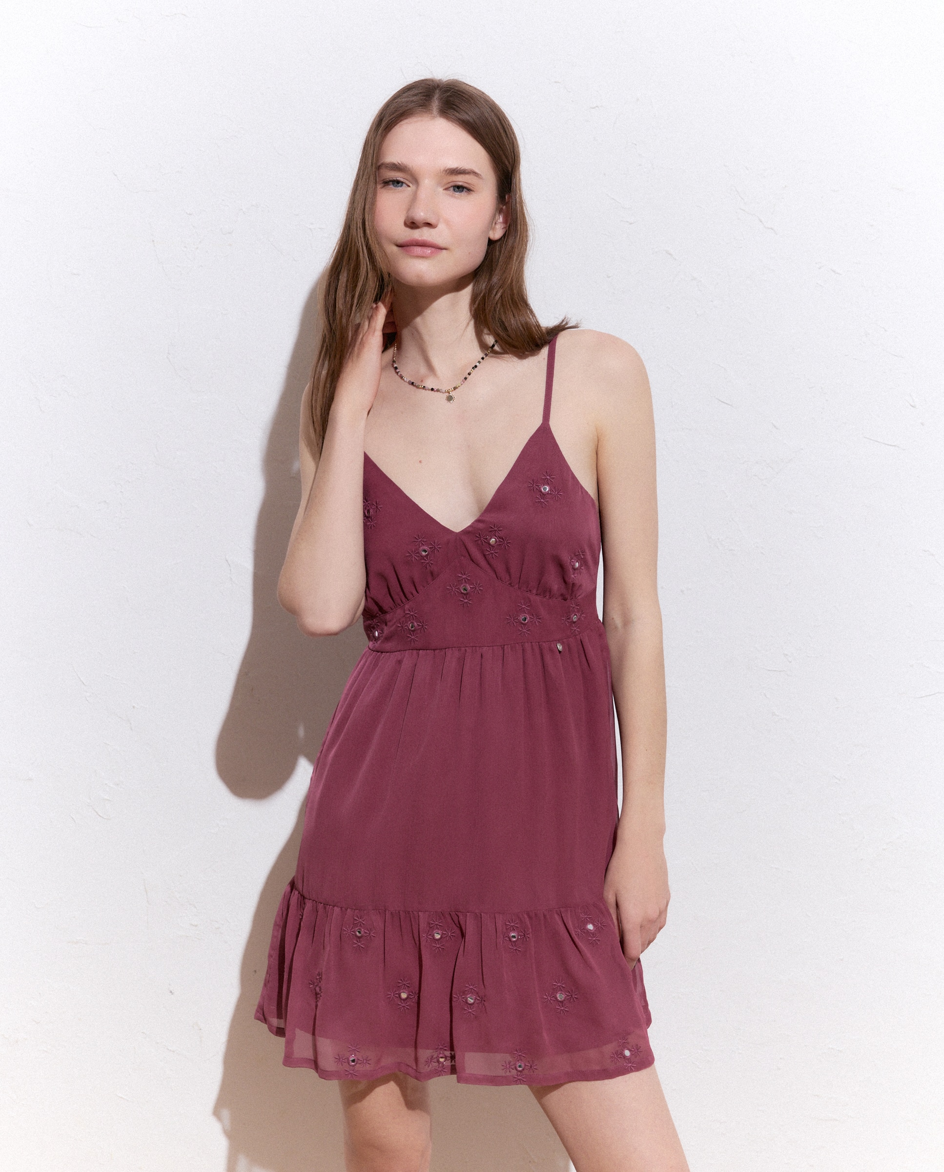 Imagem 0 de Vestido Curto com Espelhos