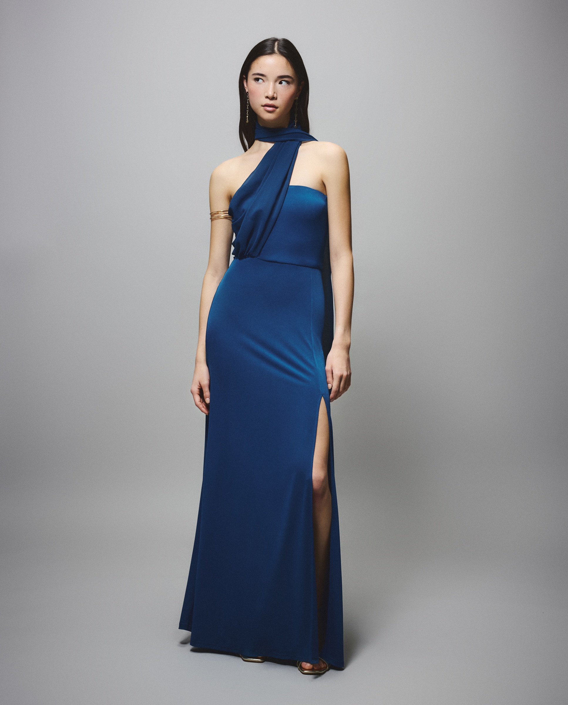 Imagem 0 de Vestido com Écharpe de Chiffon