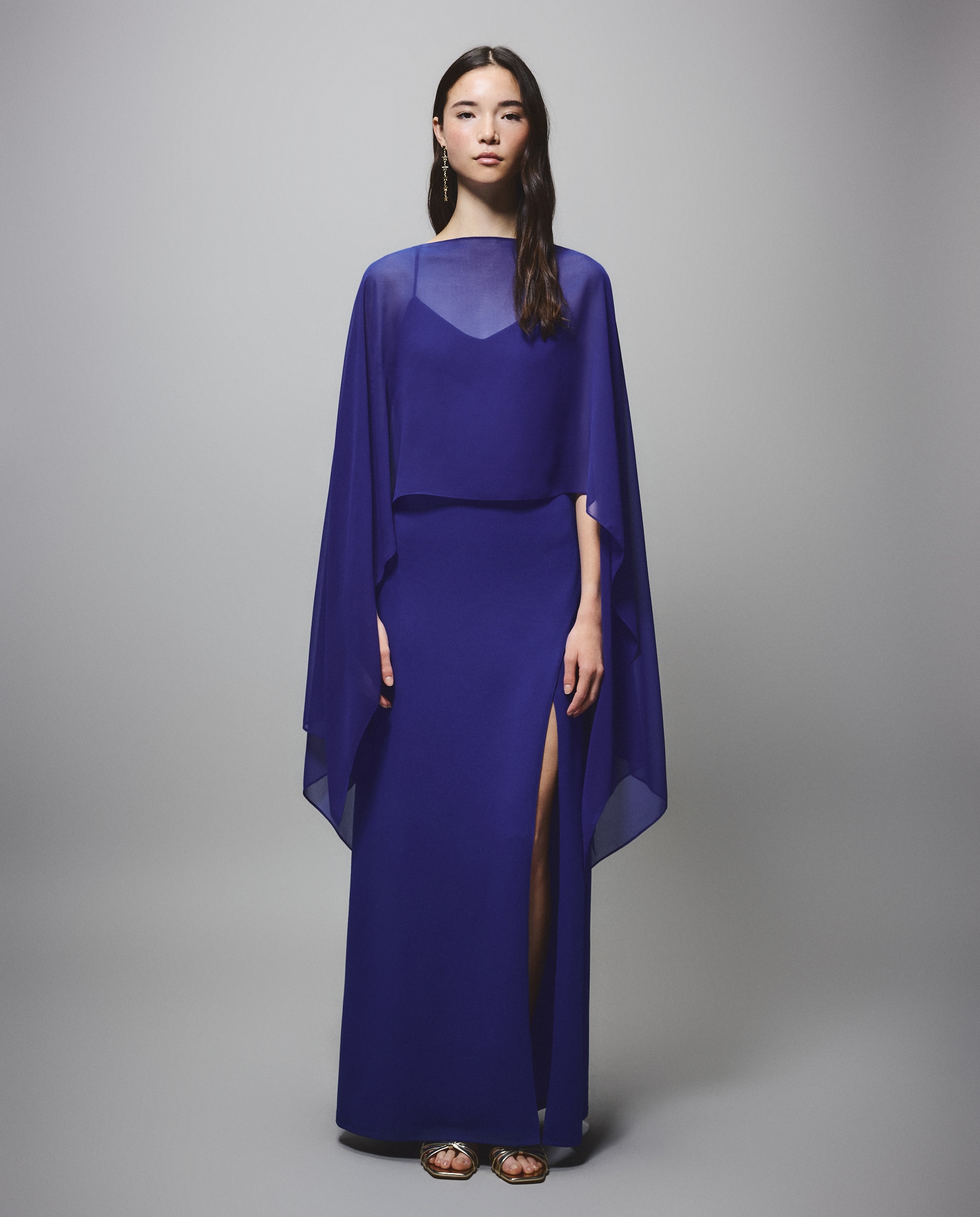 Vestido de Alças com Capa Azul-3