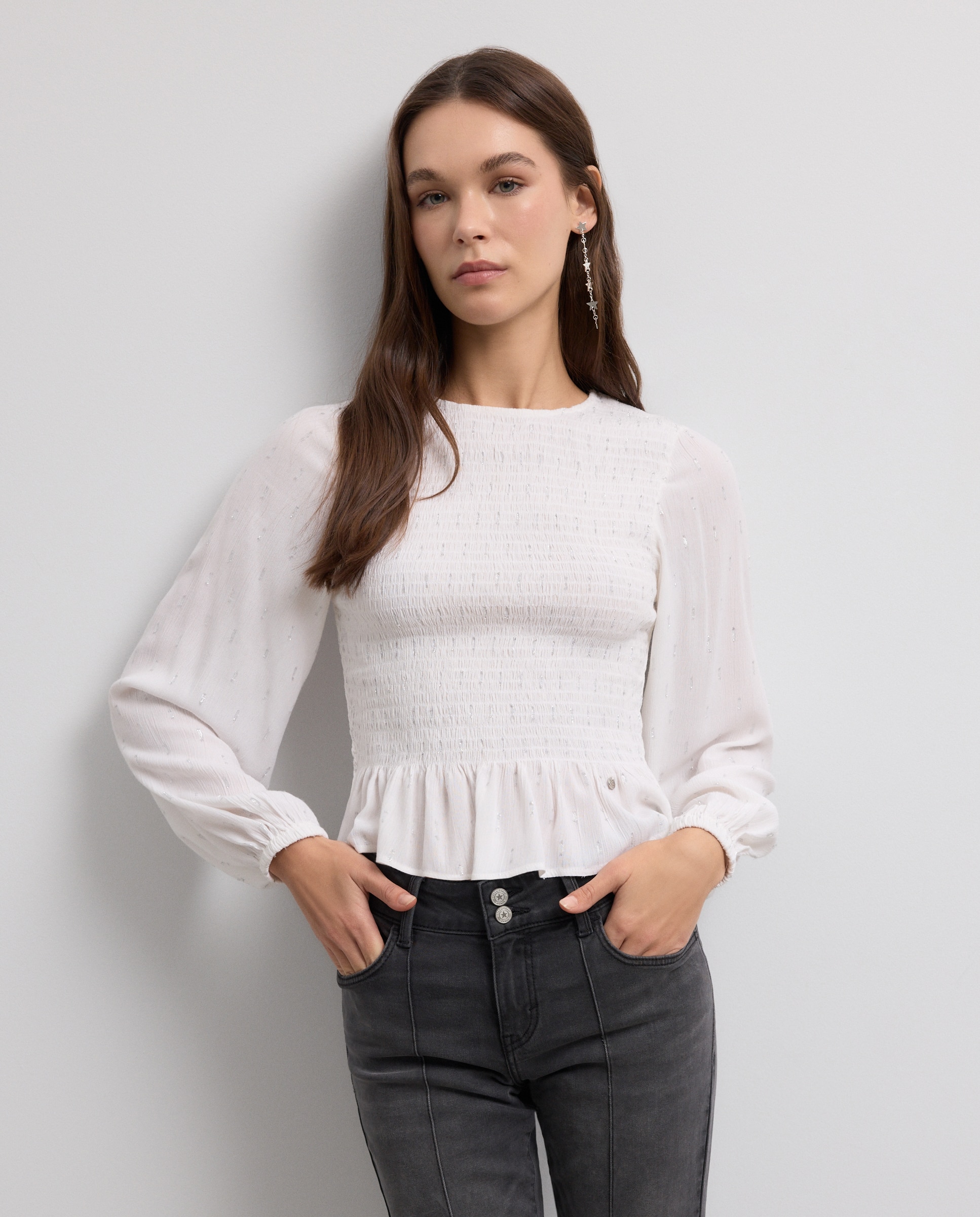 Blusa de Manga Comprida Smoked com Fio Metalizado e Decote Redondo Branco-1