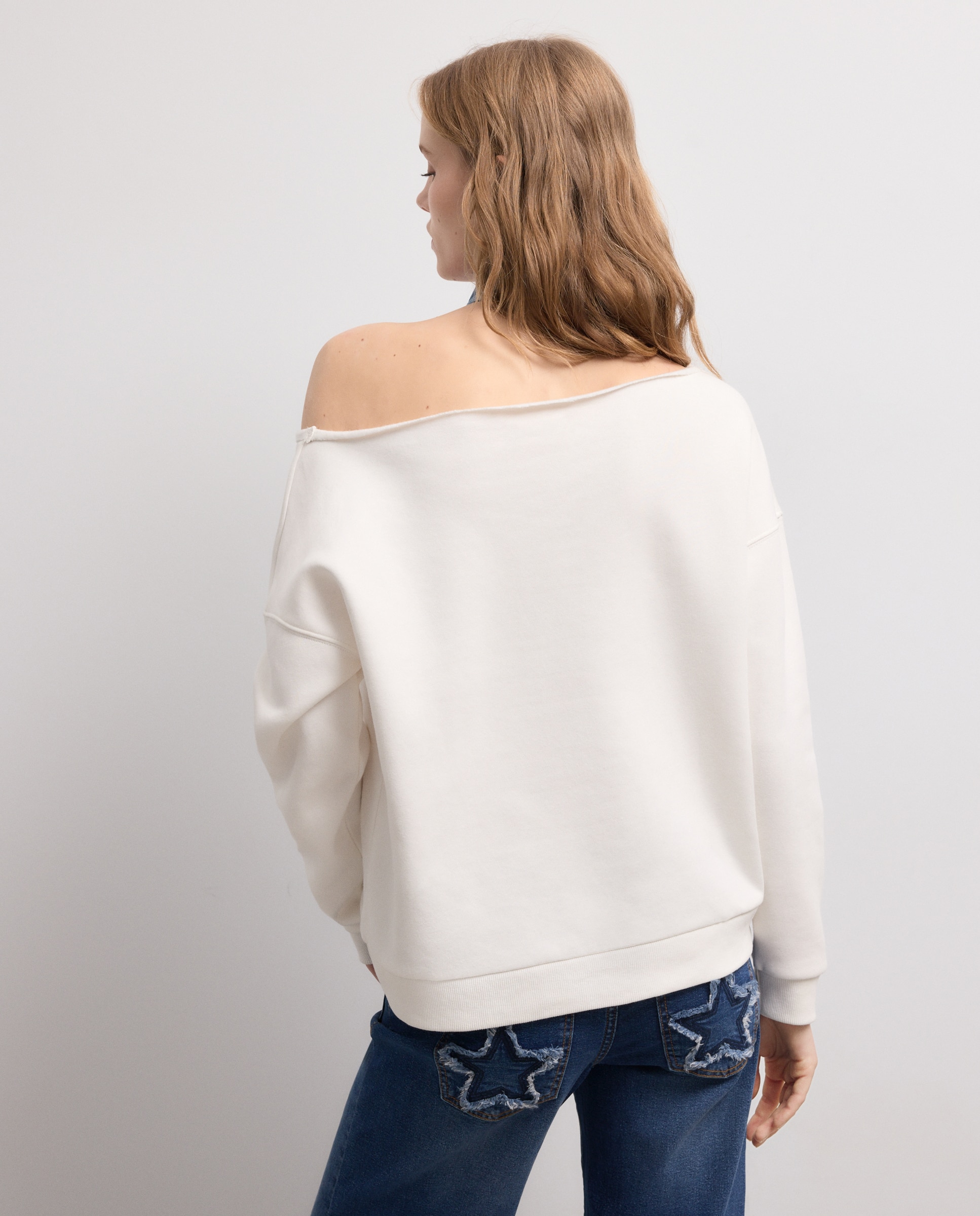 Sweatshirt com Decote à Barco Branco-4
