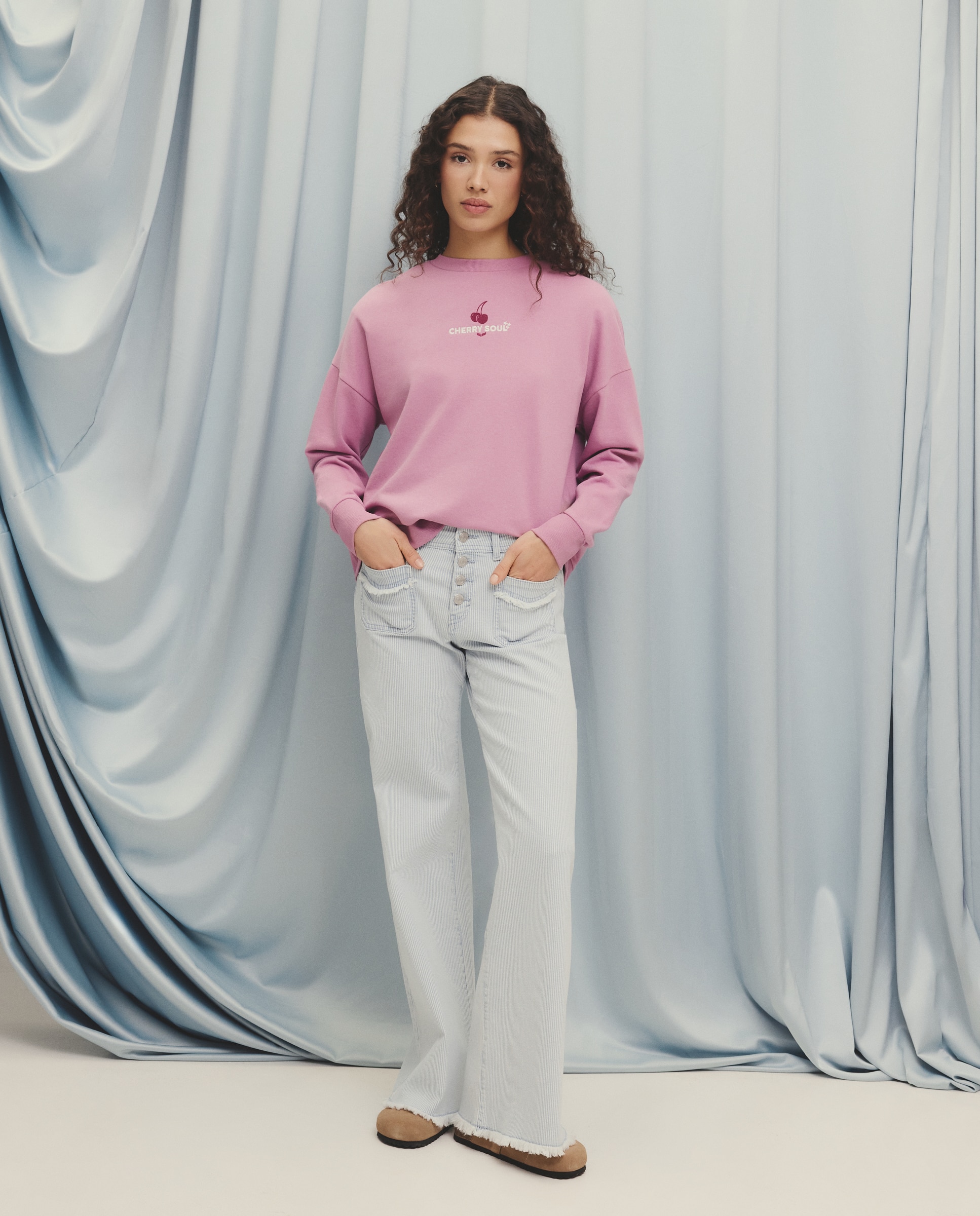 Imagem 0 de Sweatshirt com Bordado à Frente e nas Costas