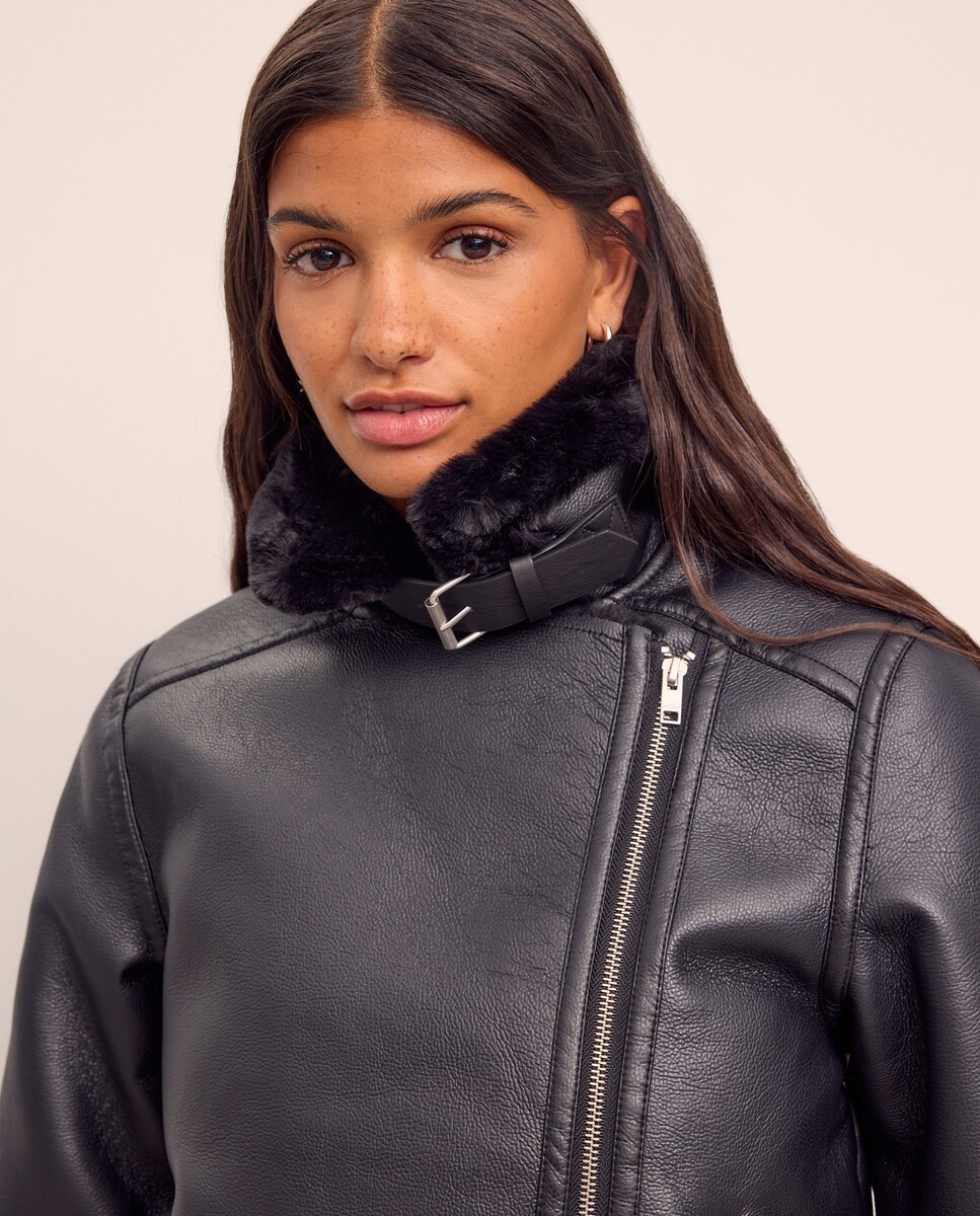 Blusão de Dupla Face Liso Preto-3