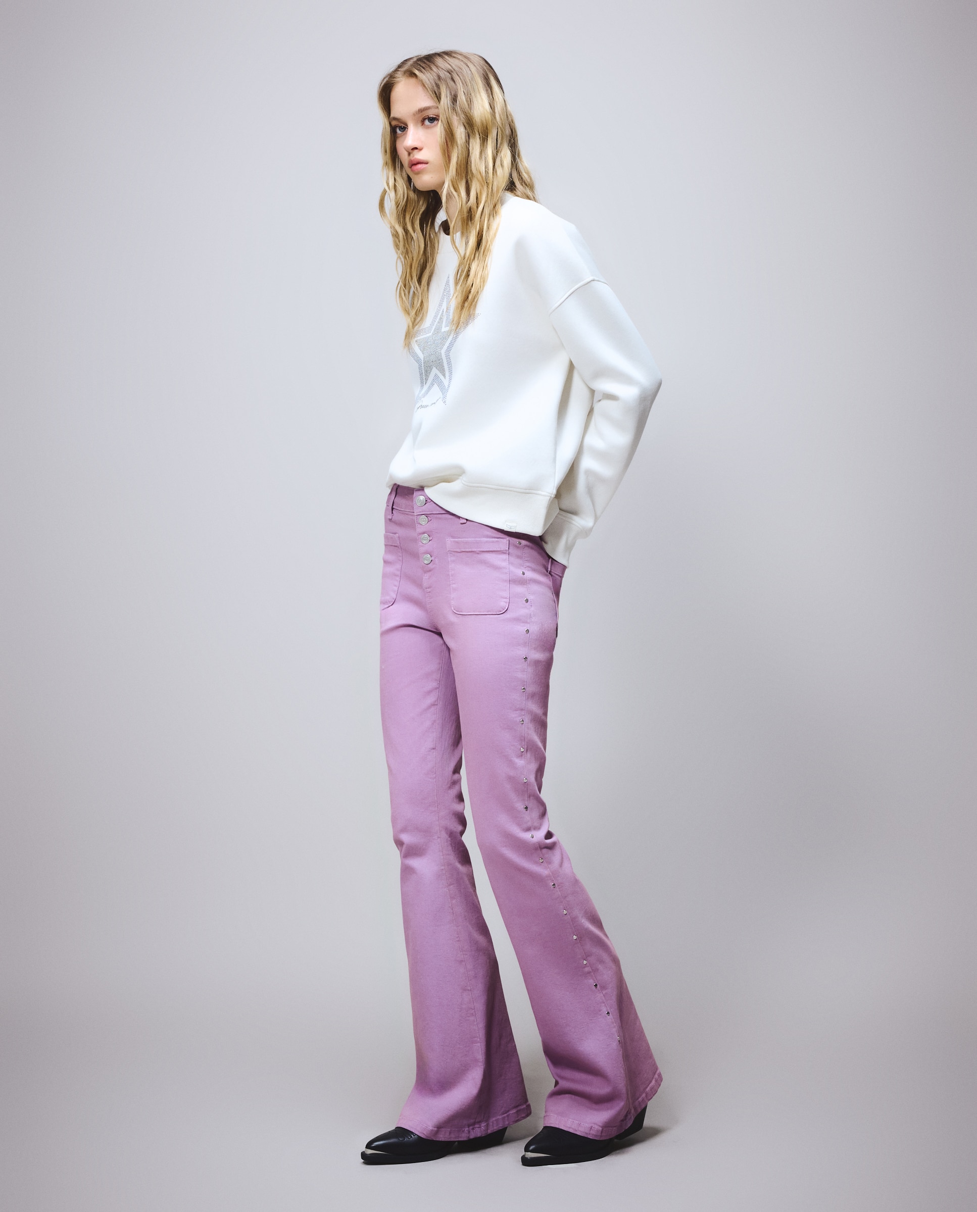 Imagen 1 de Pantalón campana de mujer con tachas - Green Coast - 230 Rosa oscuro 230 Rosa oscuro