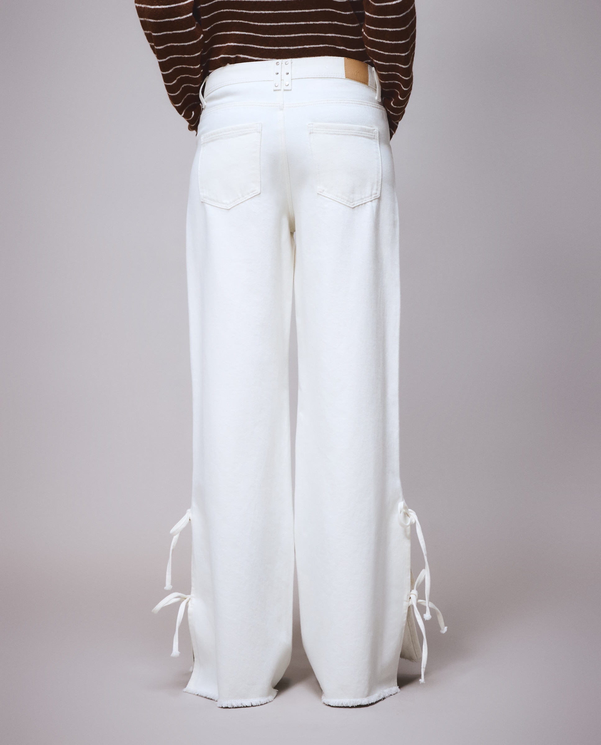 Imagen 3 de Pantalón de mujer con detalle de lazos - Green Coast - 120 Crudo 120 Crudo