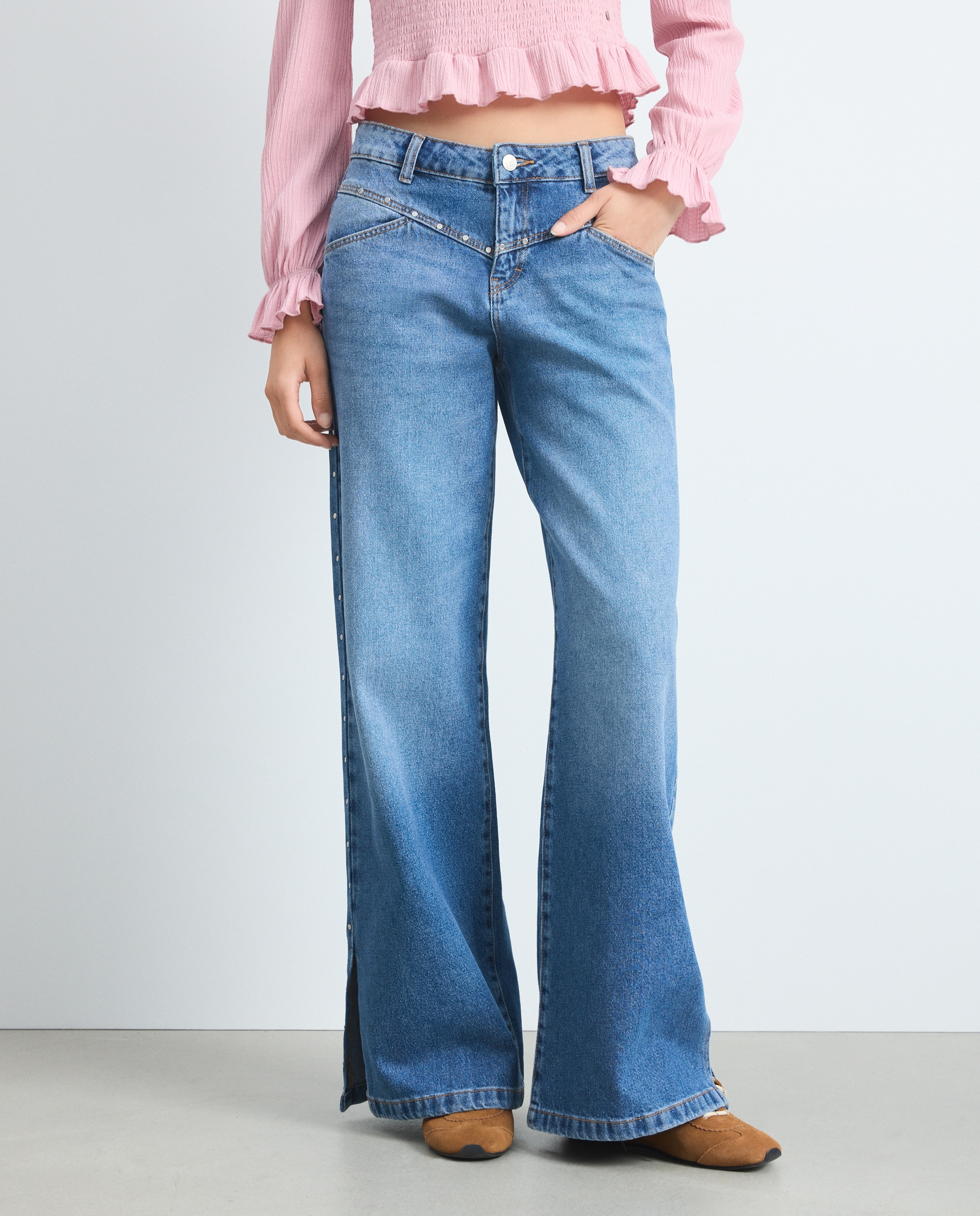 Imagen 2 de Pantalón yoke de mujer con tachas - Green Coast - Azul pálido Azul pálido