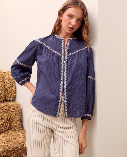 Imagem 0 de Blusa de manga comprida com bordado