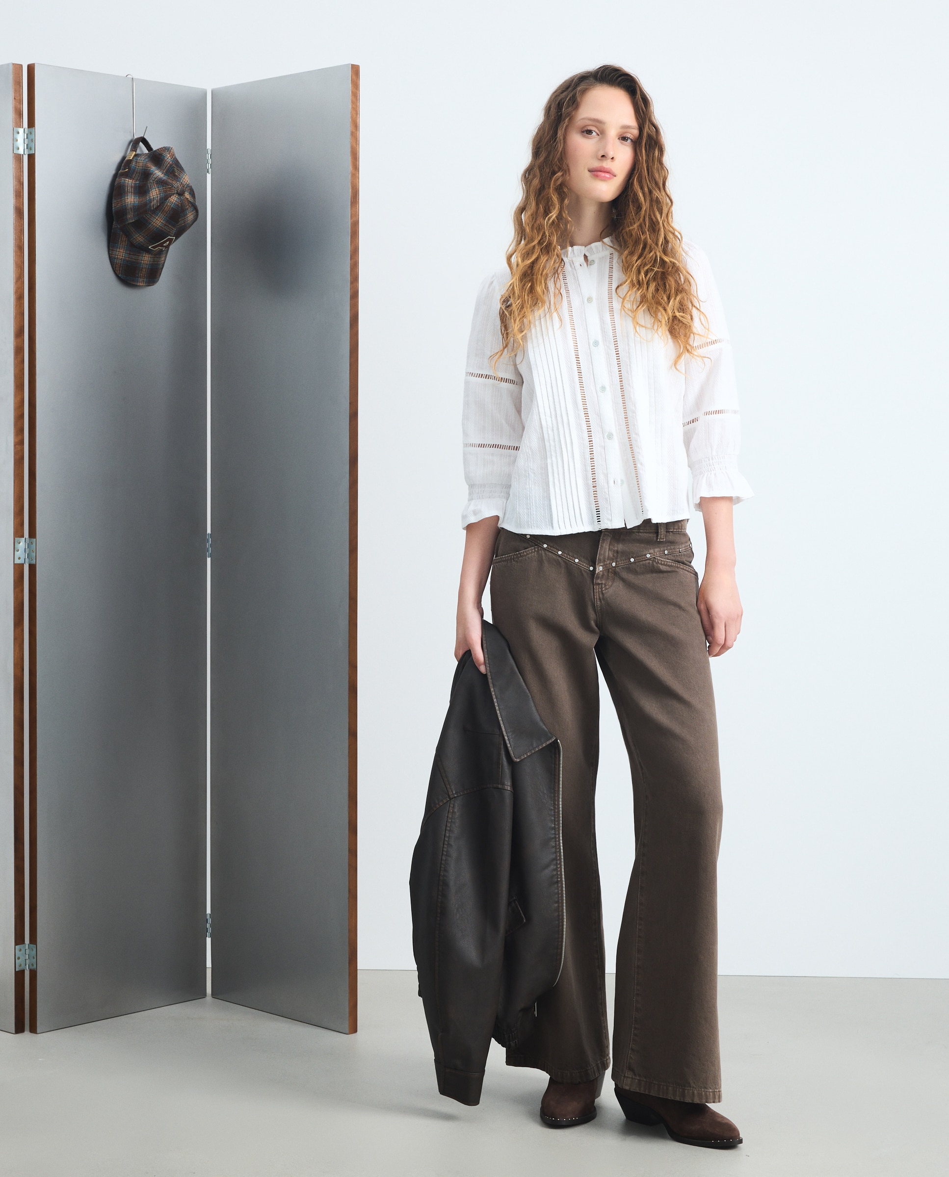 Blusa com Detalhes de Entremeio Branco-marfim-2