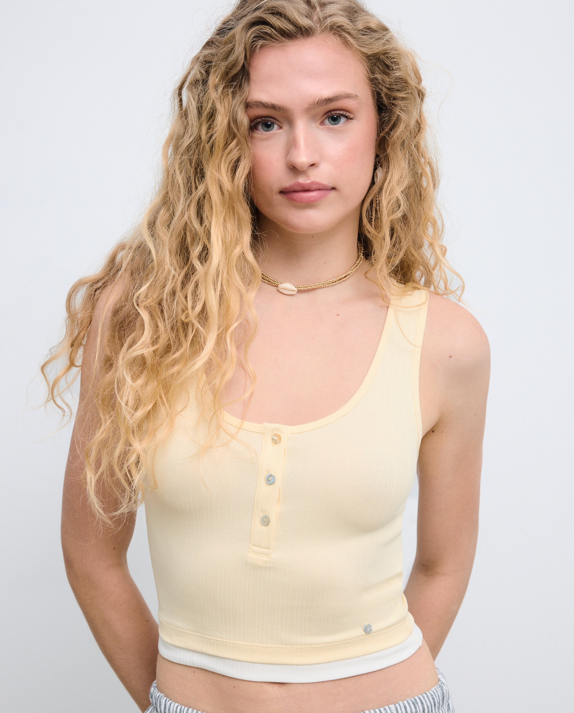 Camiseta tank de mujer con botones - Green Coast - 310 Amarillo claro 310 Amarillo claro-1