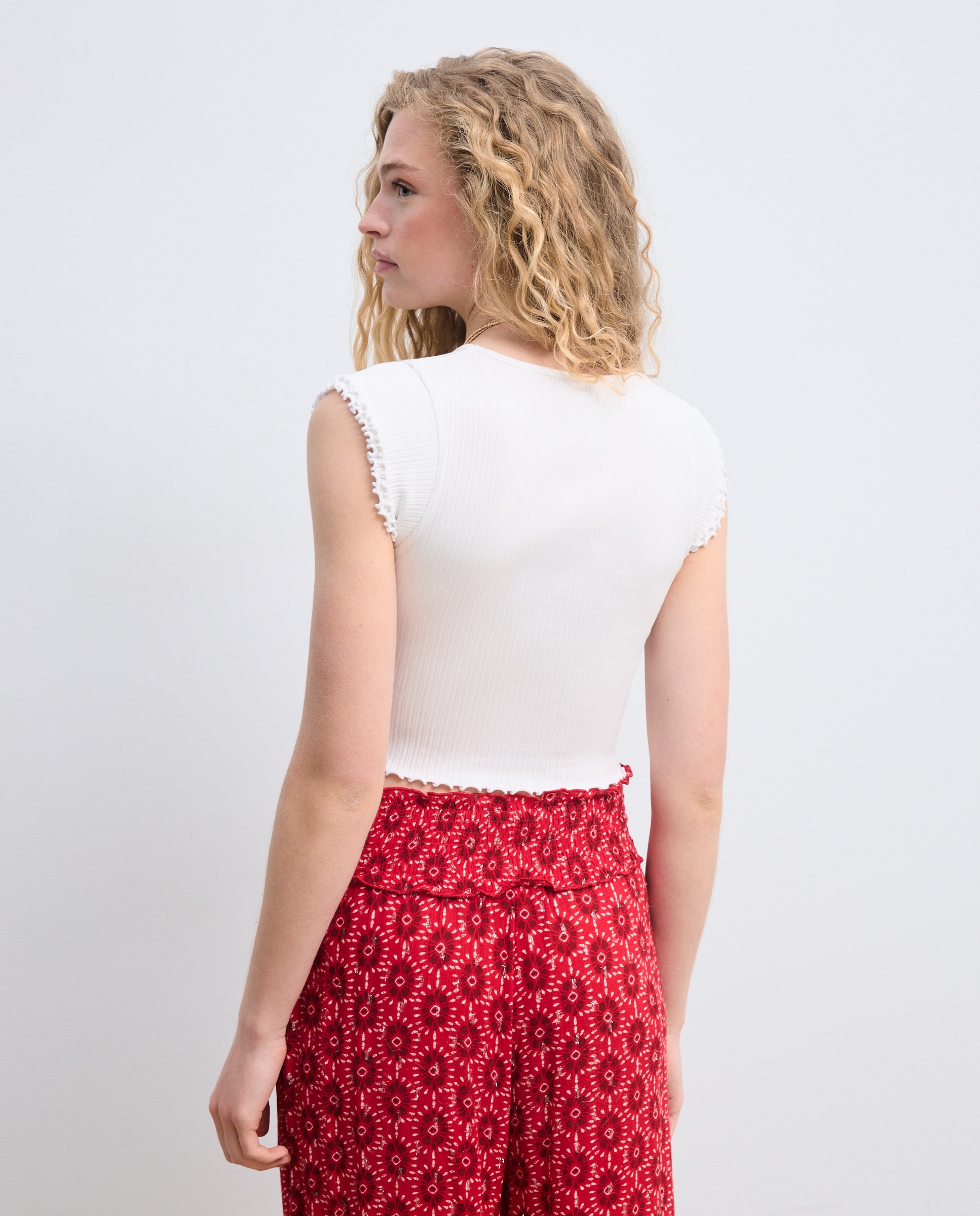Imagen 3 de Camiseta top de mujer de canalé fruncida - Green Coast - Blanco Blanco