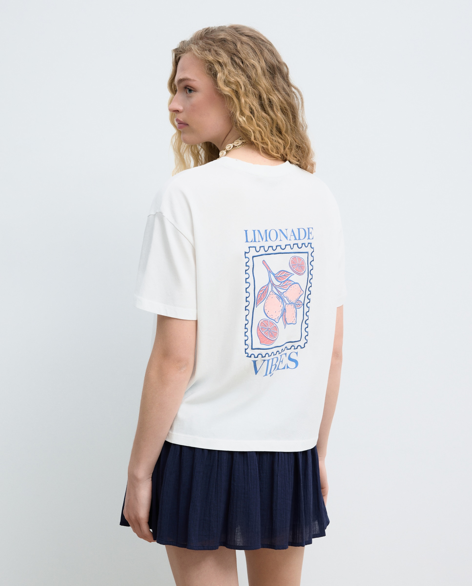 Camiseta de mujer con print frontal en espalda - Green Coast - Blanco roto Blanco roto-3