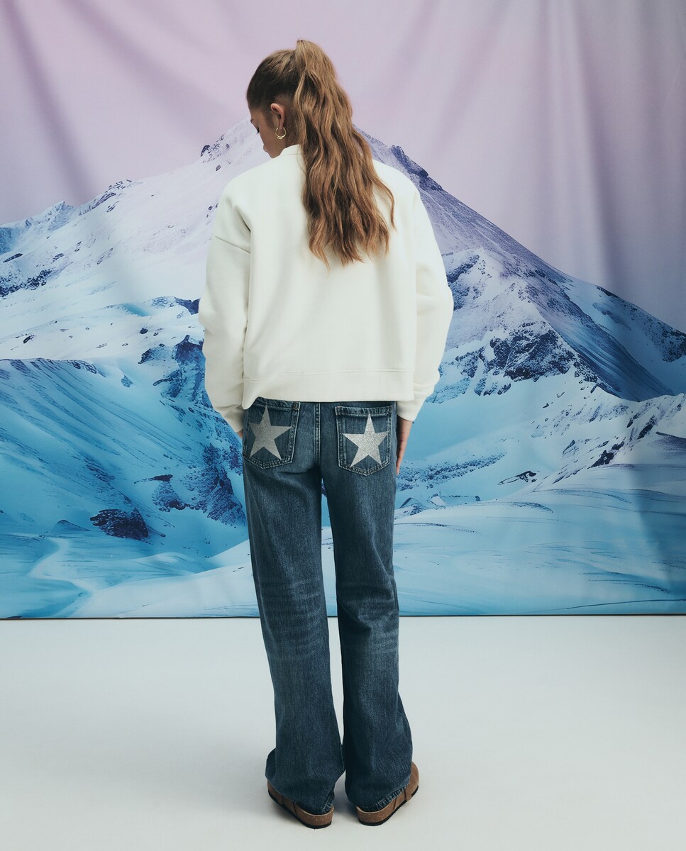 Sweatshirt com Emblema Bordado Branco-marfim-3