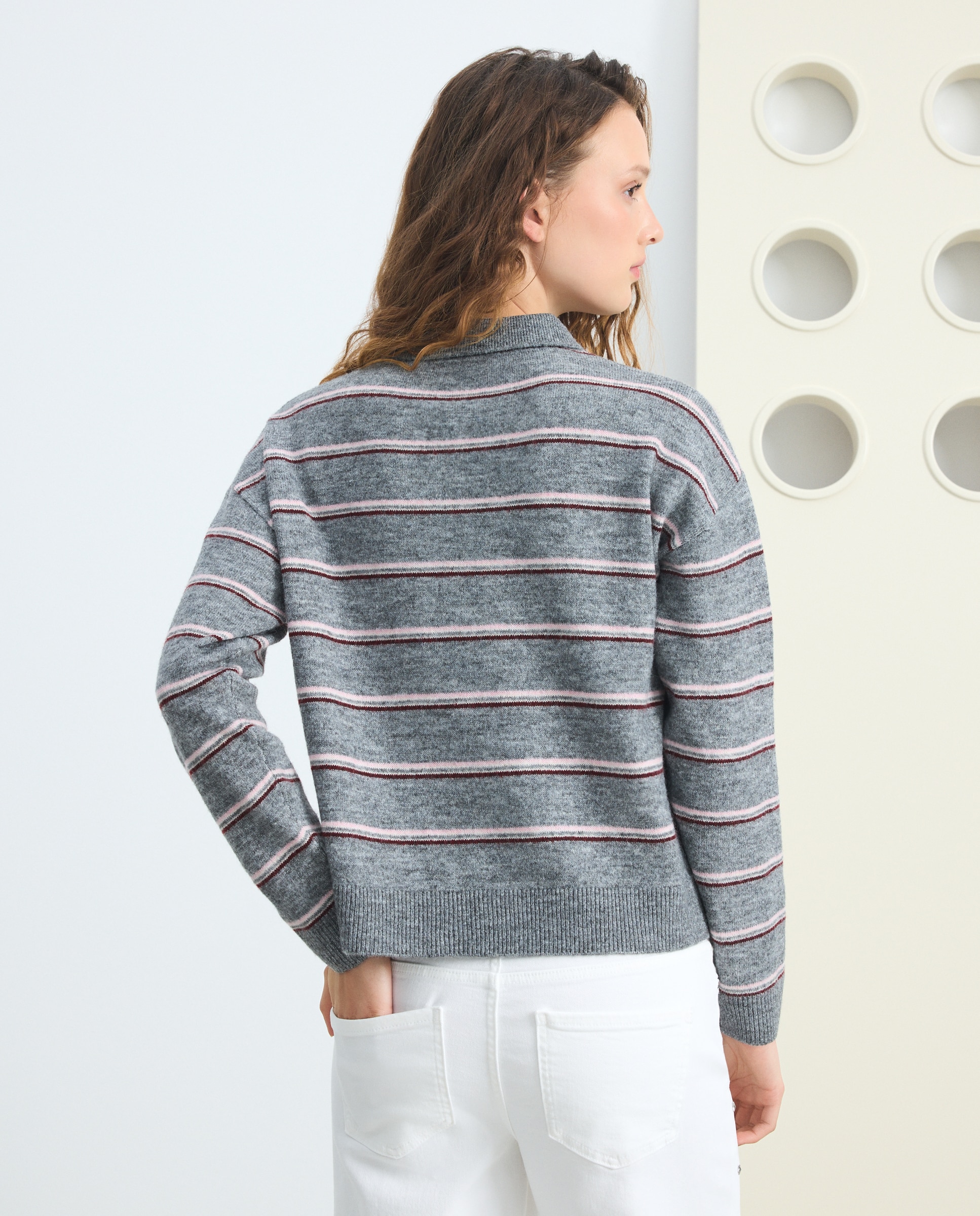 Camisola de Malha às Riscas com Colarinho de Polo Cinzento-claro-4