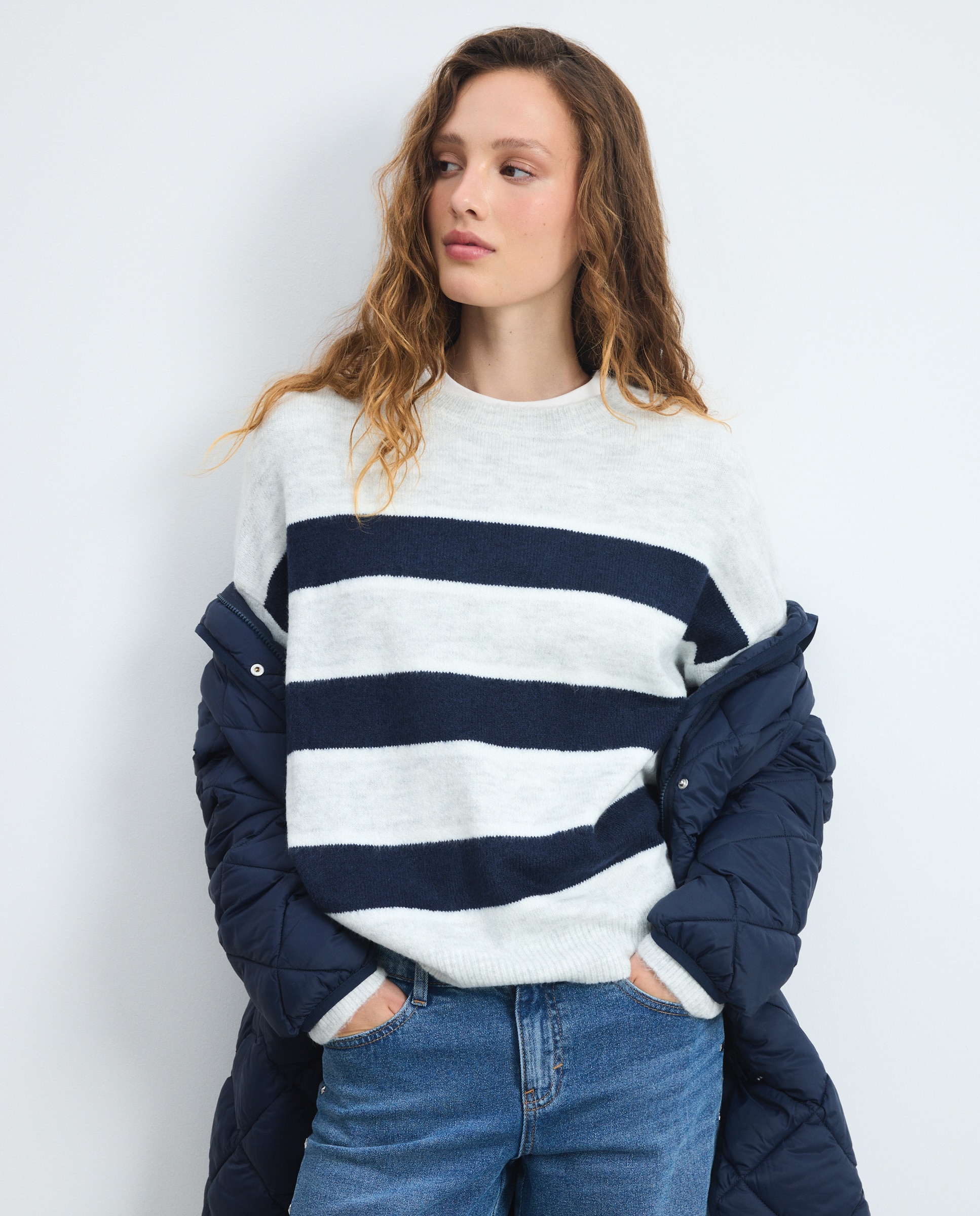 Imagem 0 de Camisola de malha oversize de mulher às riscas