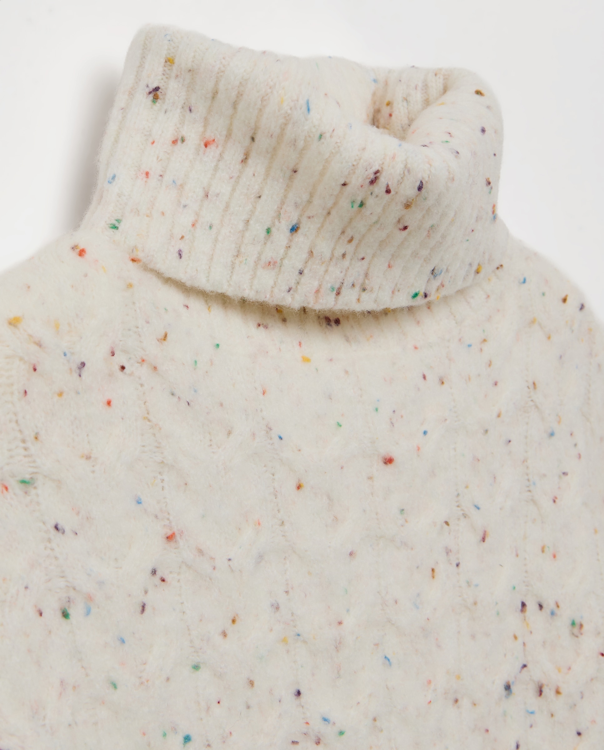Camisola de Malha com Gola Cisne e Borbotos 120 Cru-2