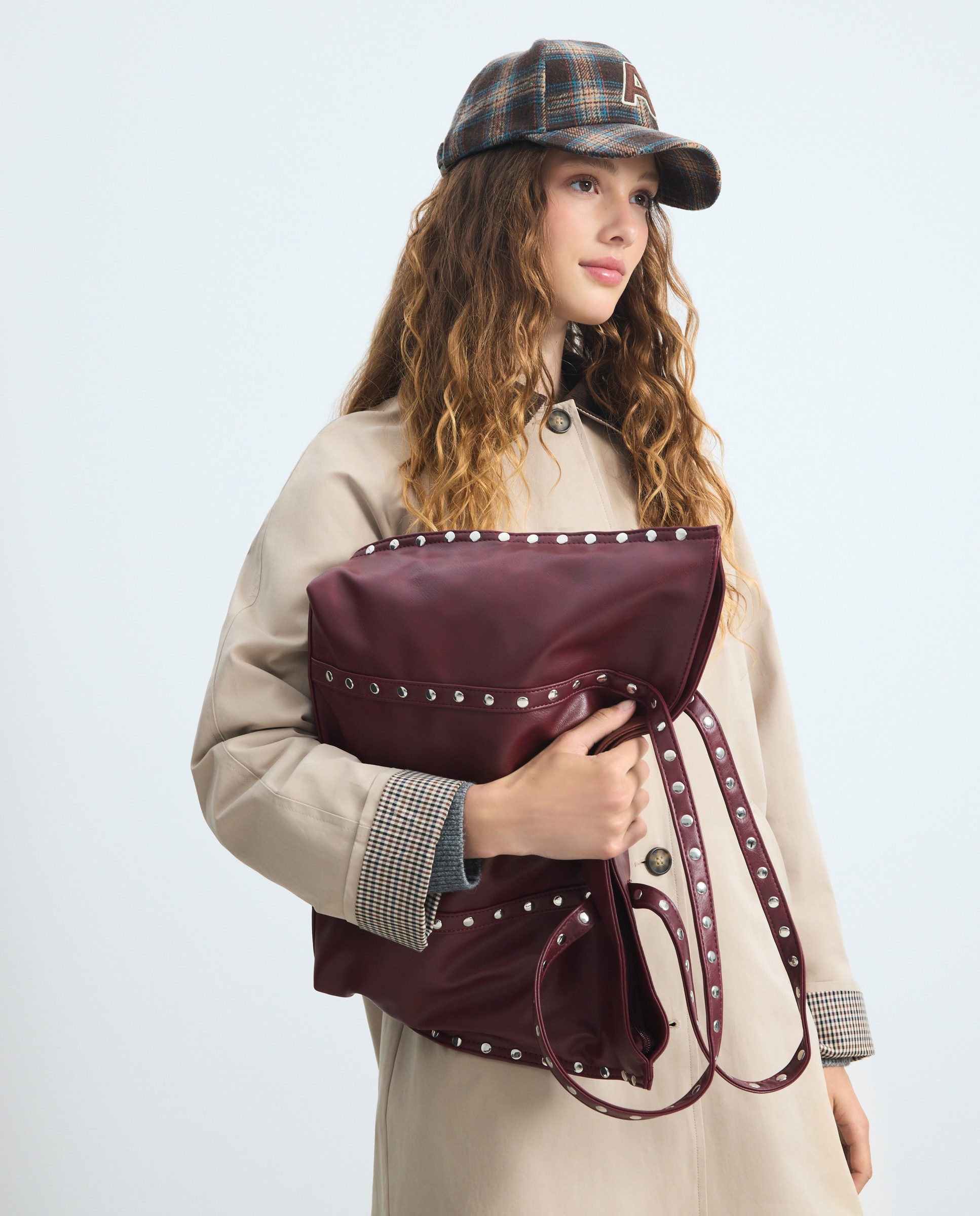 Mala Shopper com Tachas Bordeaux-5
