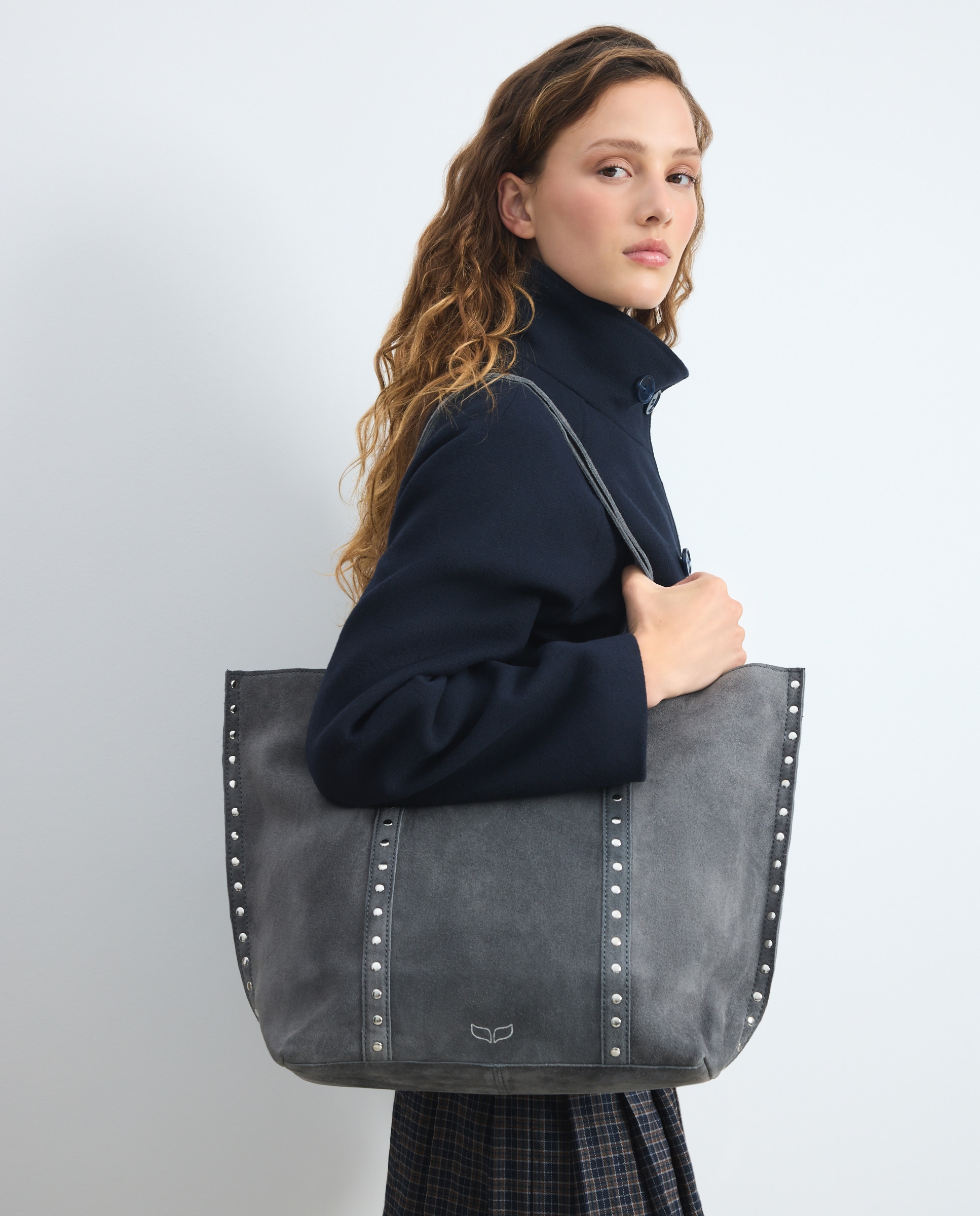 Mala Shopper com Tachas 820 Cinzento Médio-5