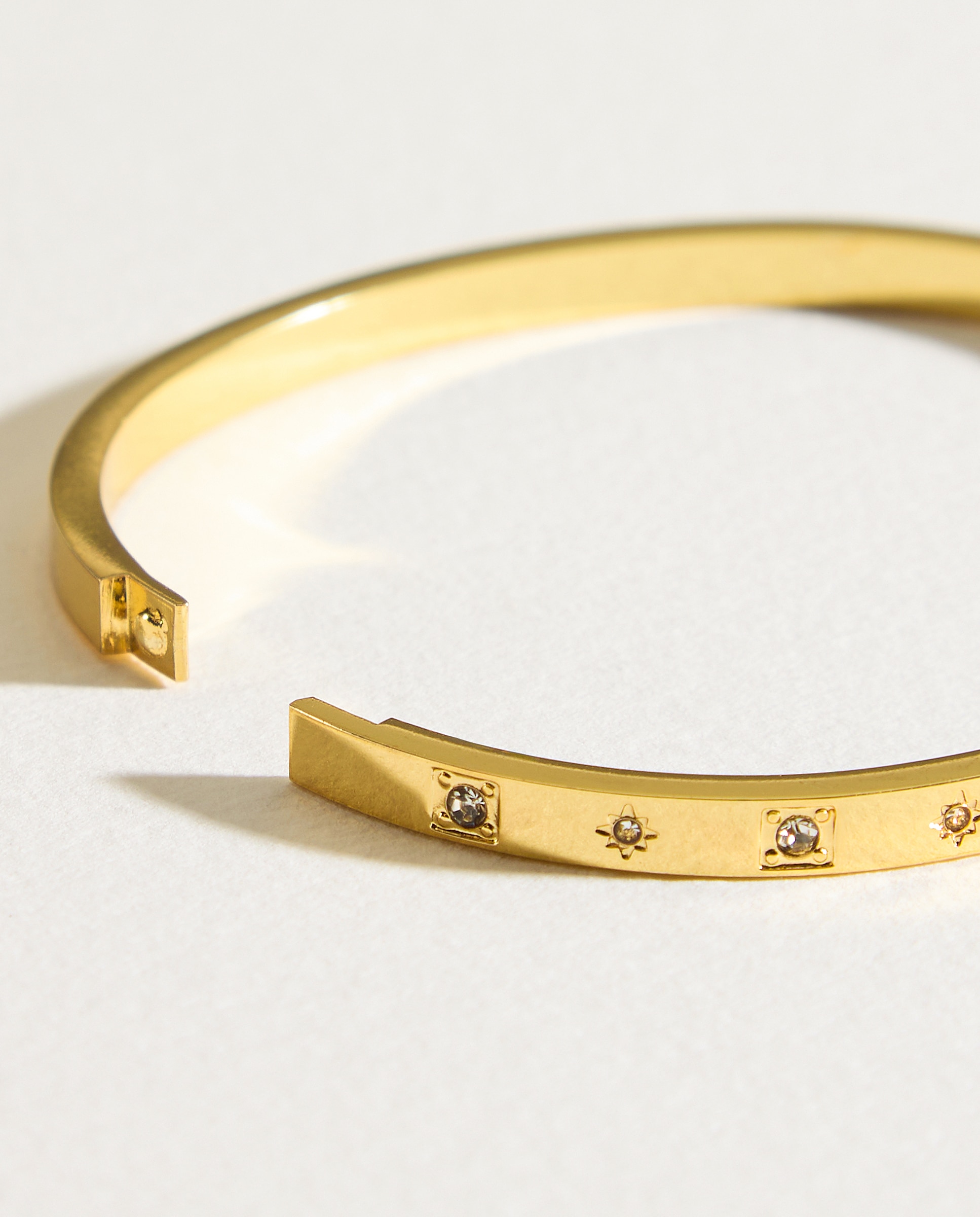 Pulseira Rígida de Strass 390 Ouro-2