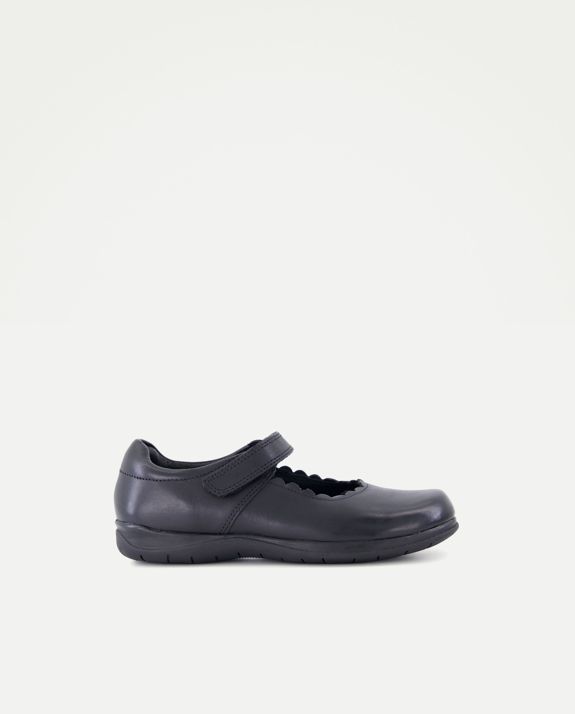 Imagem 0 de Sapatos de Presilha com Detalhe de Ondas
