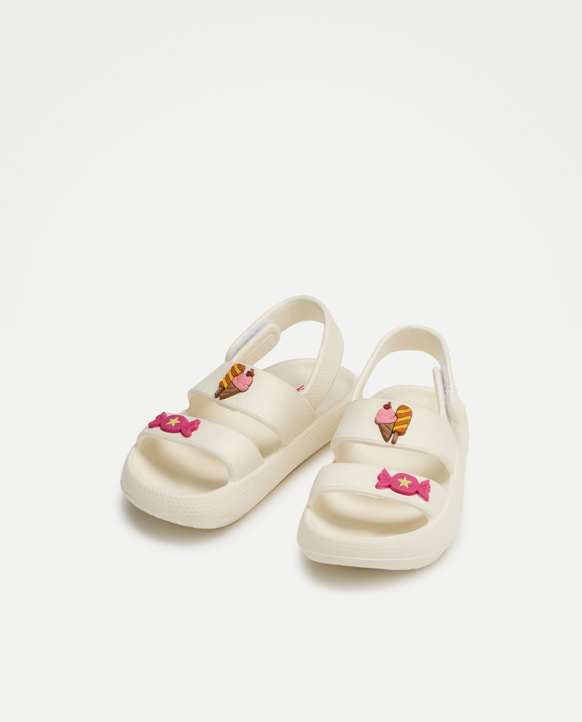 Chinelos com Pins Branco-2