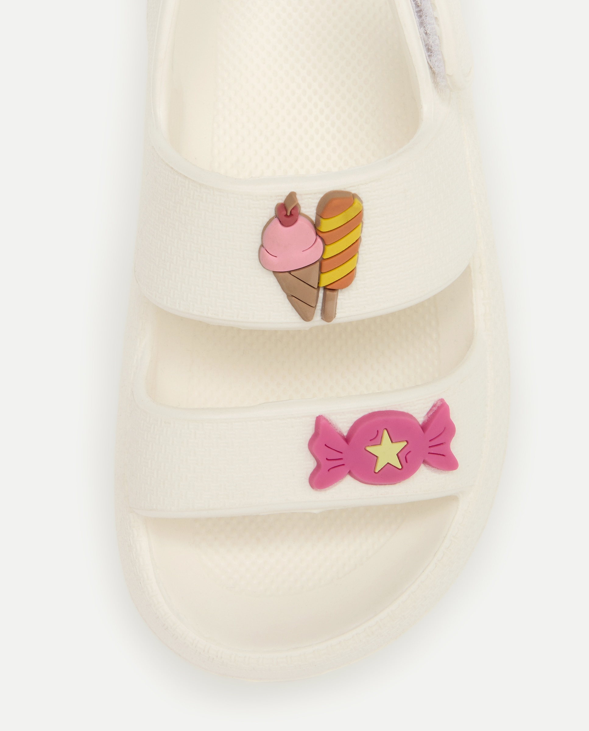 Chinelos com Pins Branco-5
