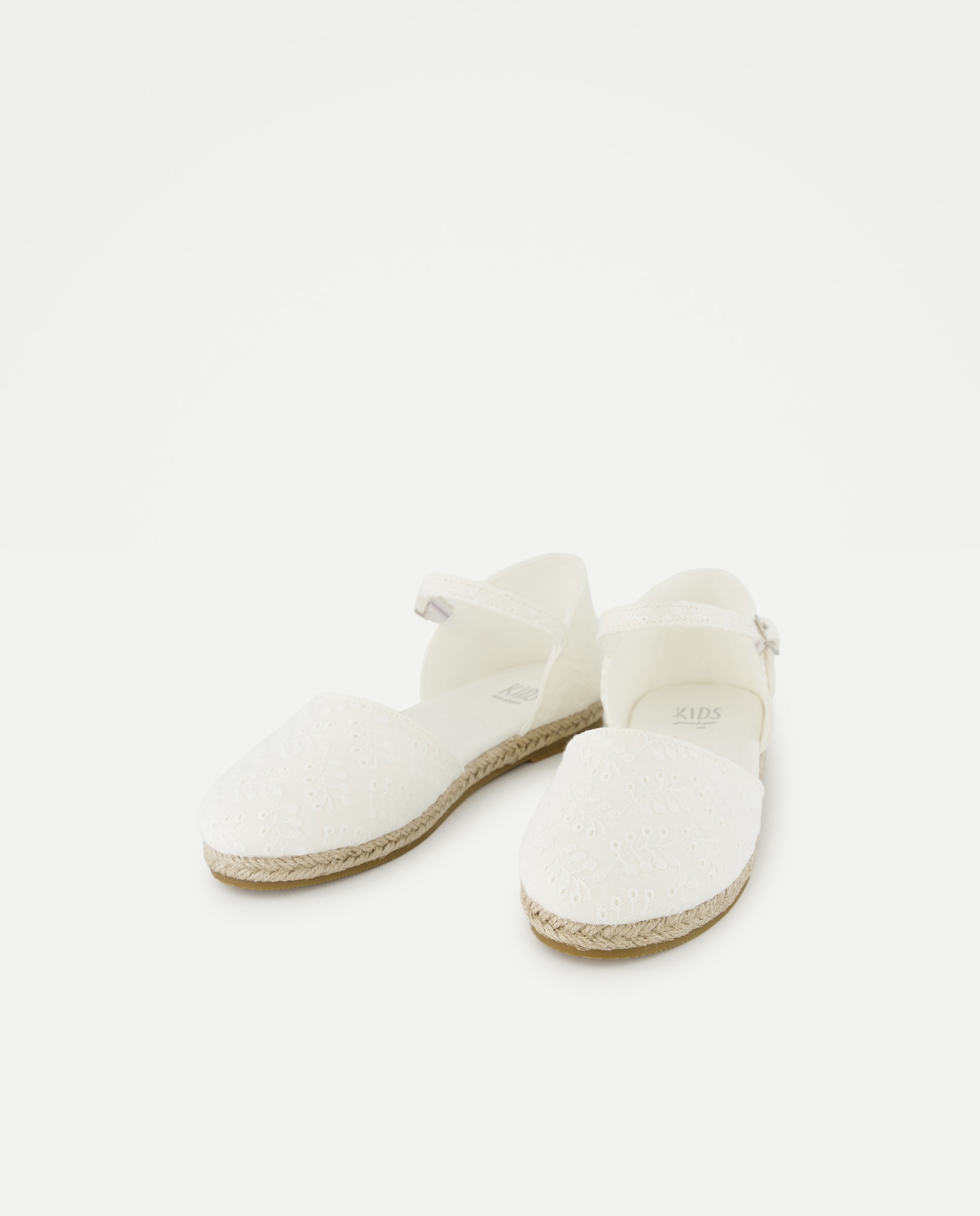 Sandálias de Juta com Bordado Suíço Branco-2