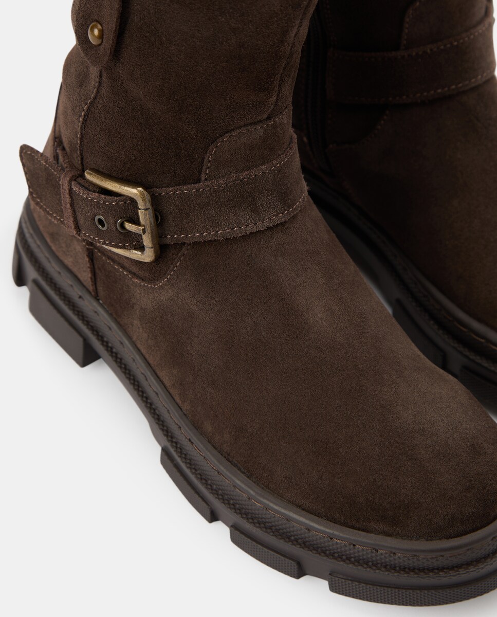 Botas de Croute com Fivela e Biqueira Redonda Chocolate-5