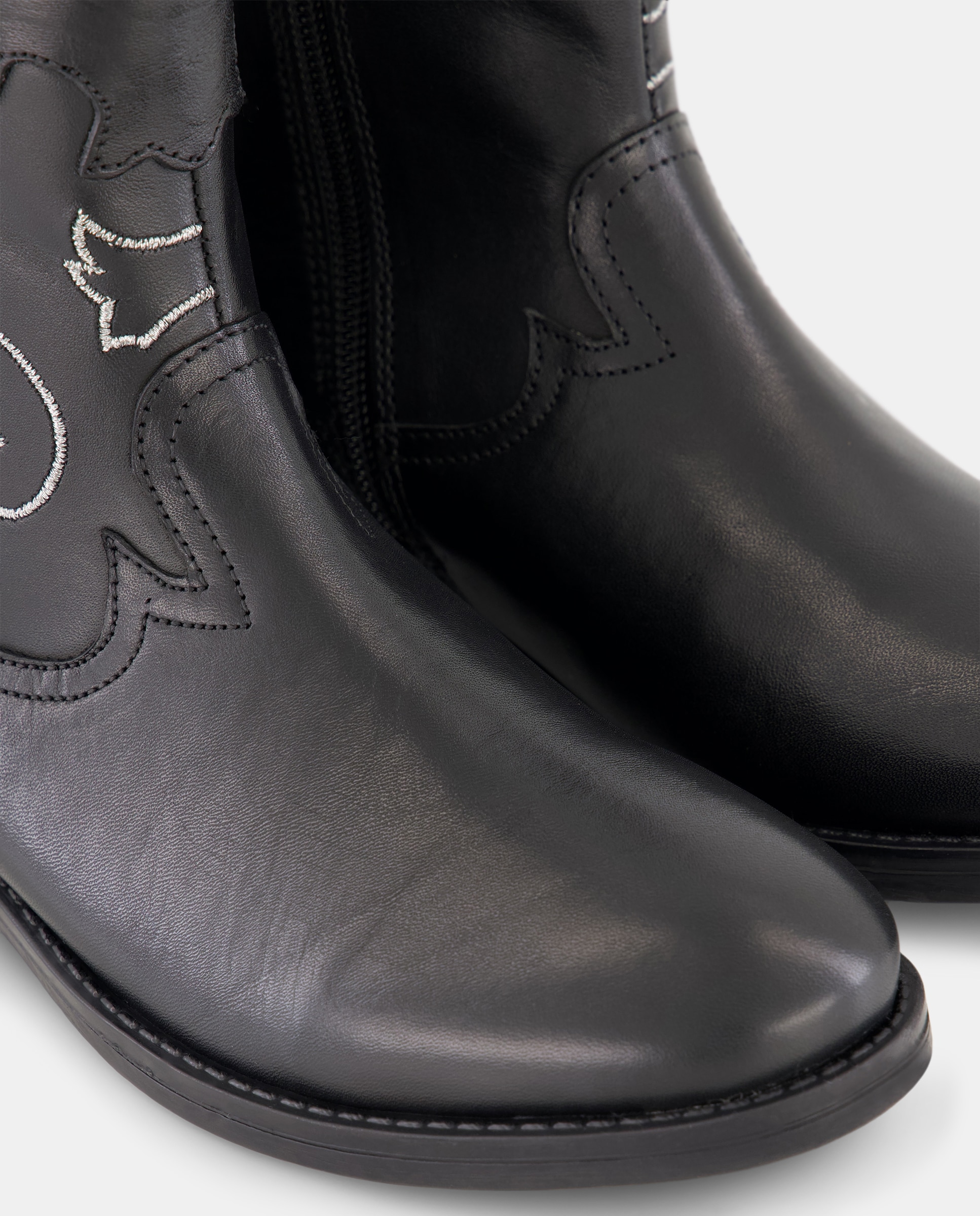 Botins de Cowboy em Pele com Bordados Preto-5