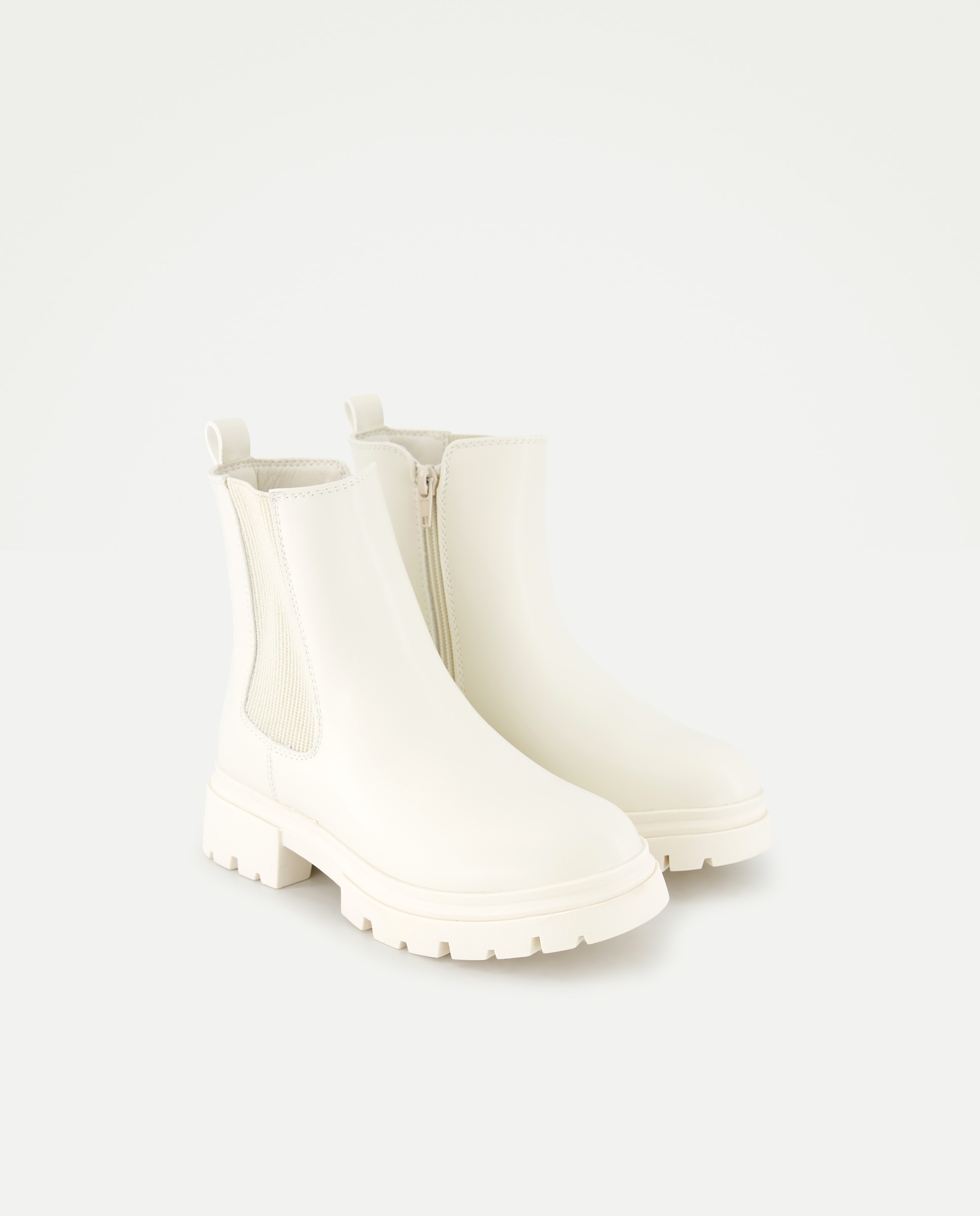 Botins Chelsea com Tachas 120 Cru-2