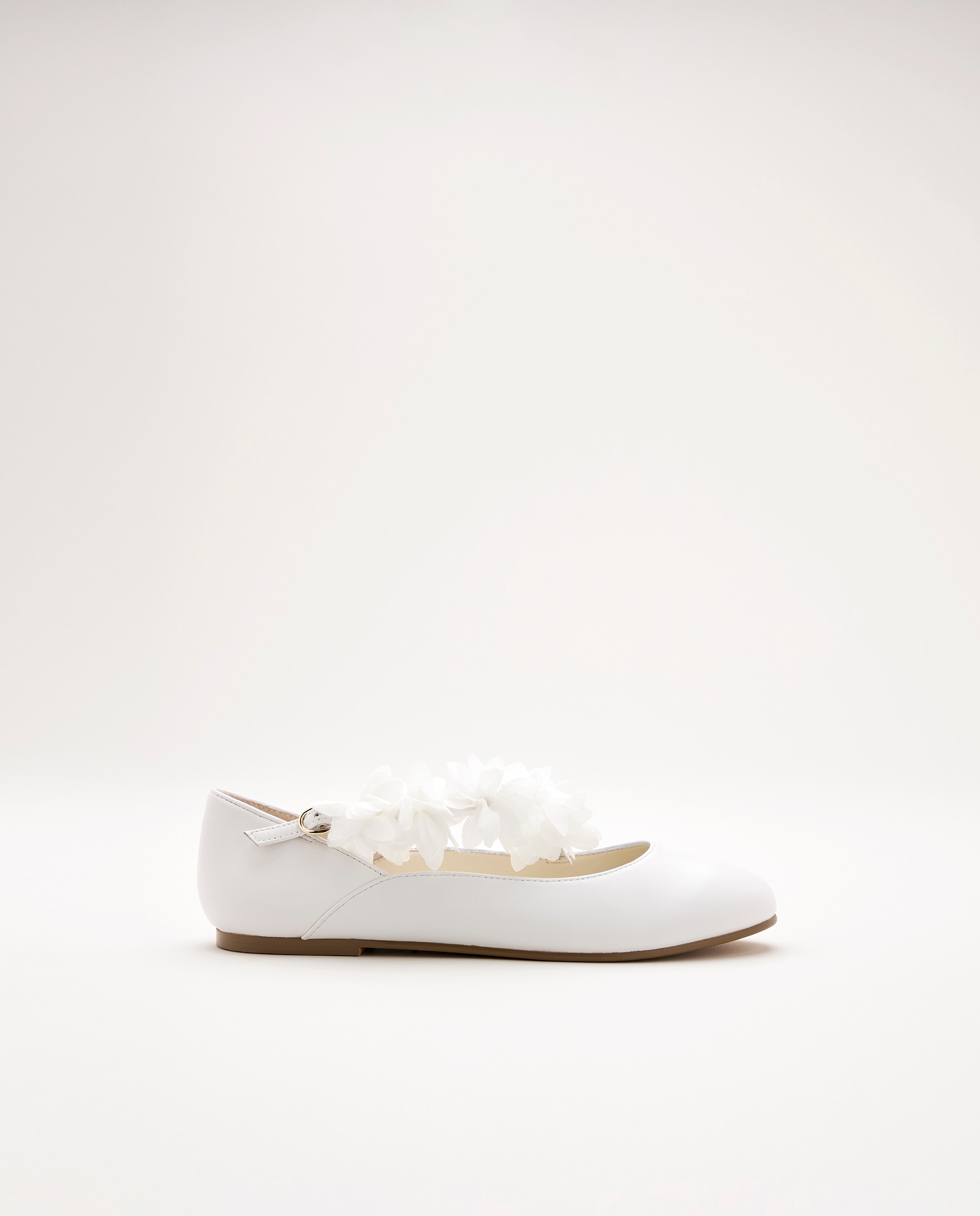 Imagem 0 de Sapatos de Presilha em Pele com Flores de Organza e Biqueira Redonda