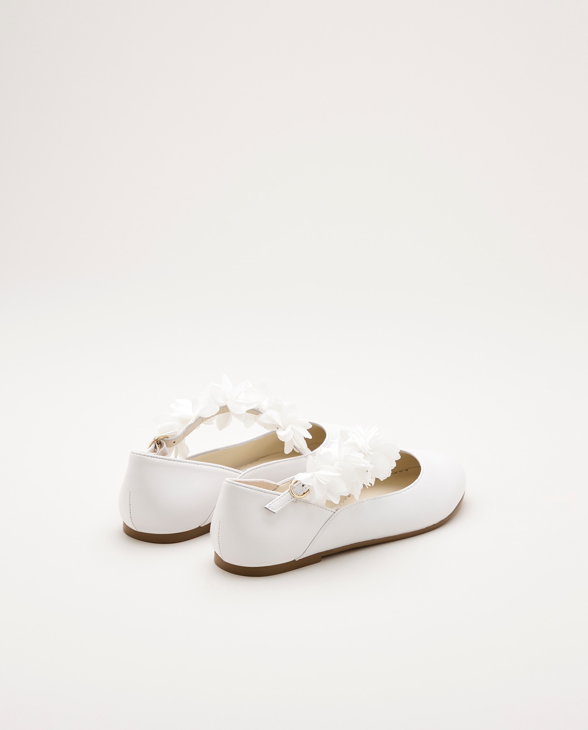 Sapatos de Presilha em Pele com Flores de Organza e Biqueira Redonda Coconut El Corte Inglés Branco-3