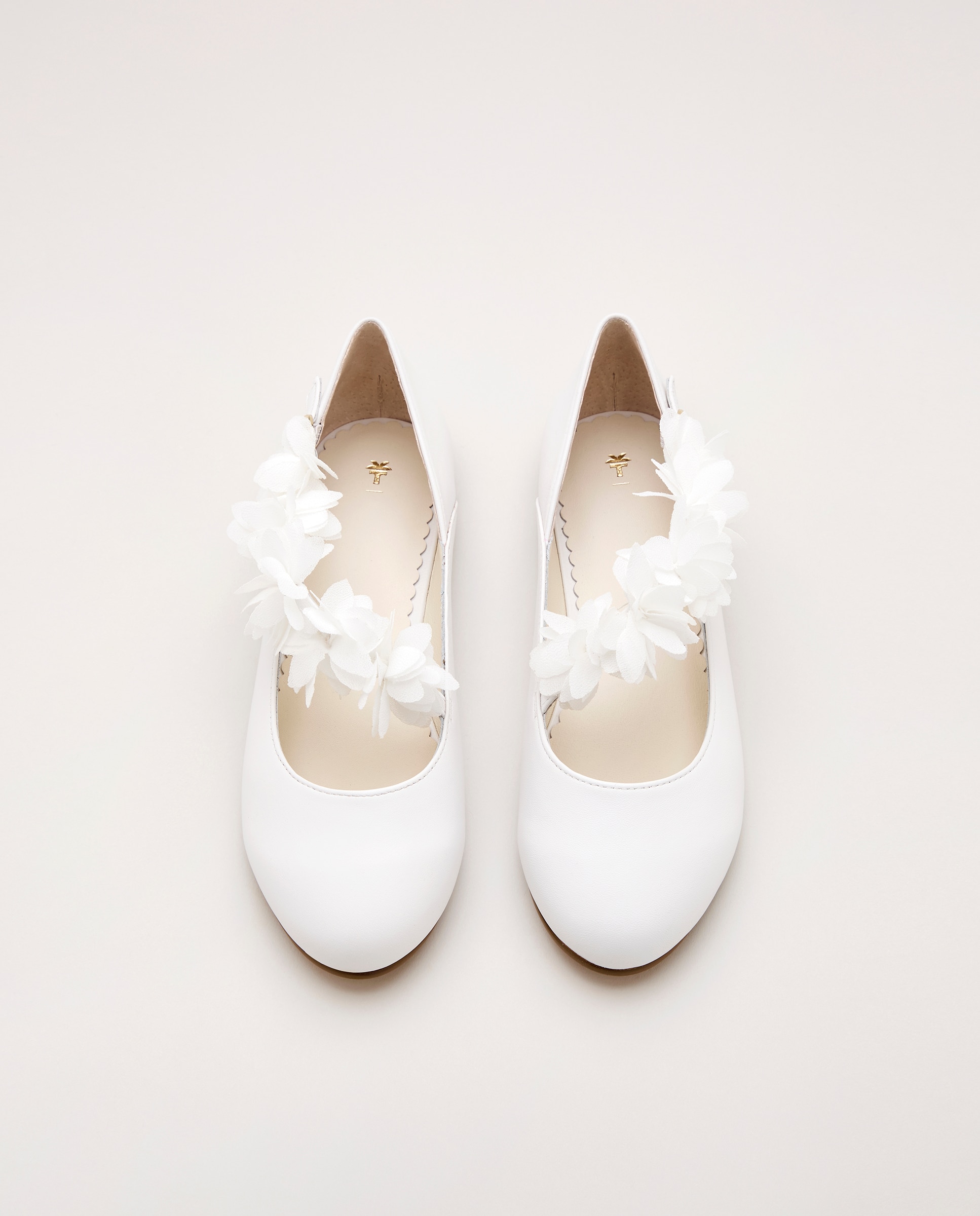 Sapatos de Presilha em Pele com Flores de Organza e Biqueira Redonda Coconut El Corte Inglés Branco-4