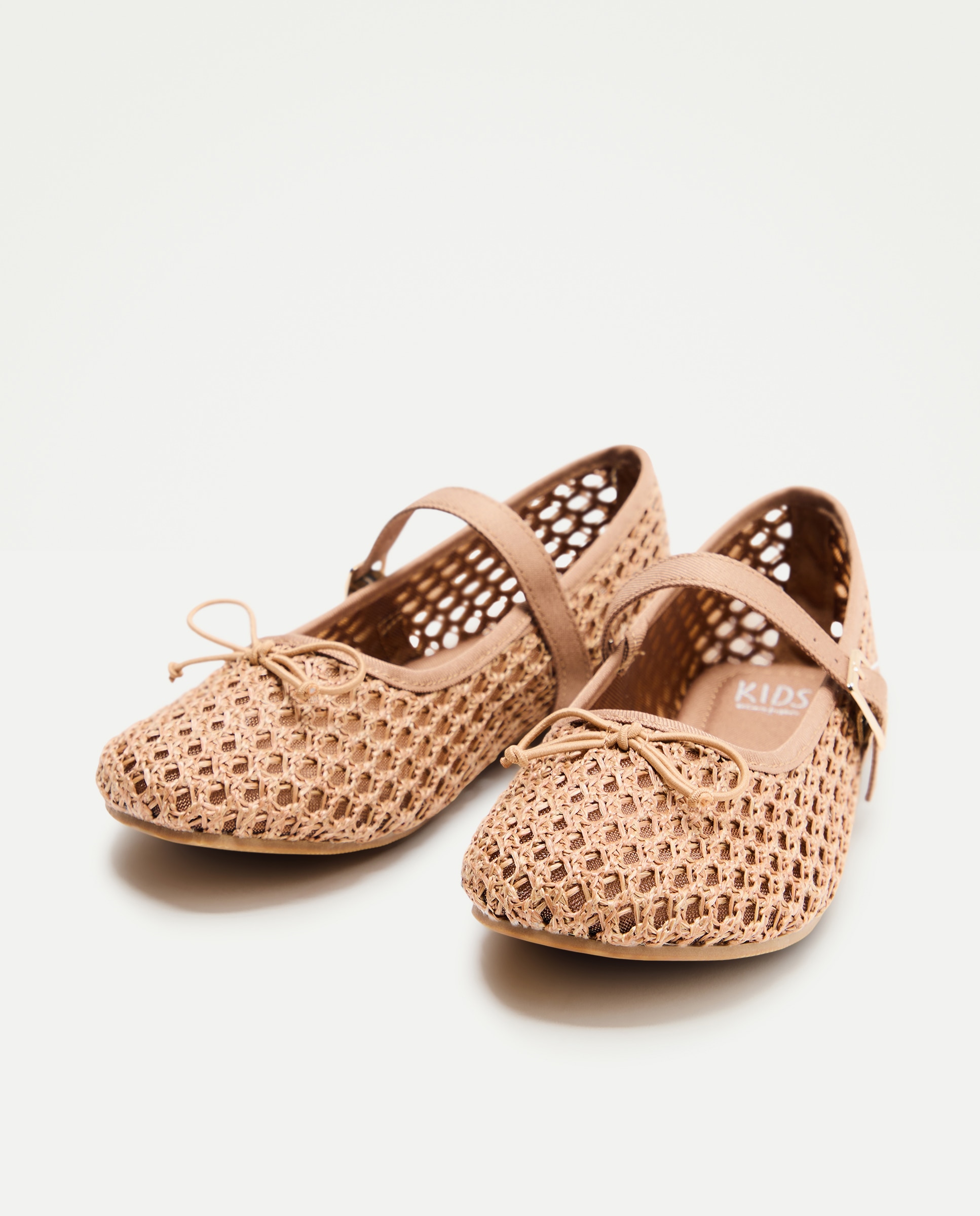 Sapatos de Presilha com Rede, Fivela e Biqueira Redonda Castanho-2
