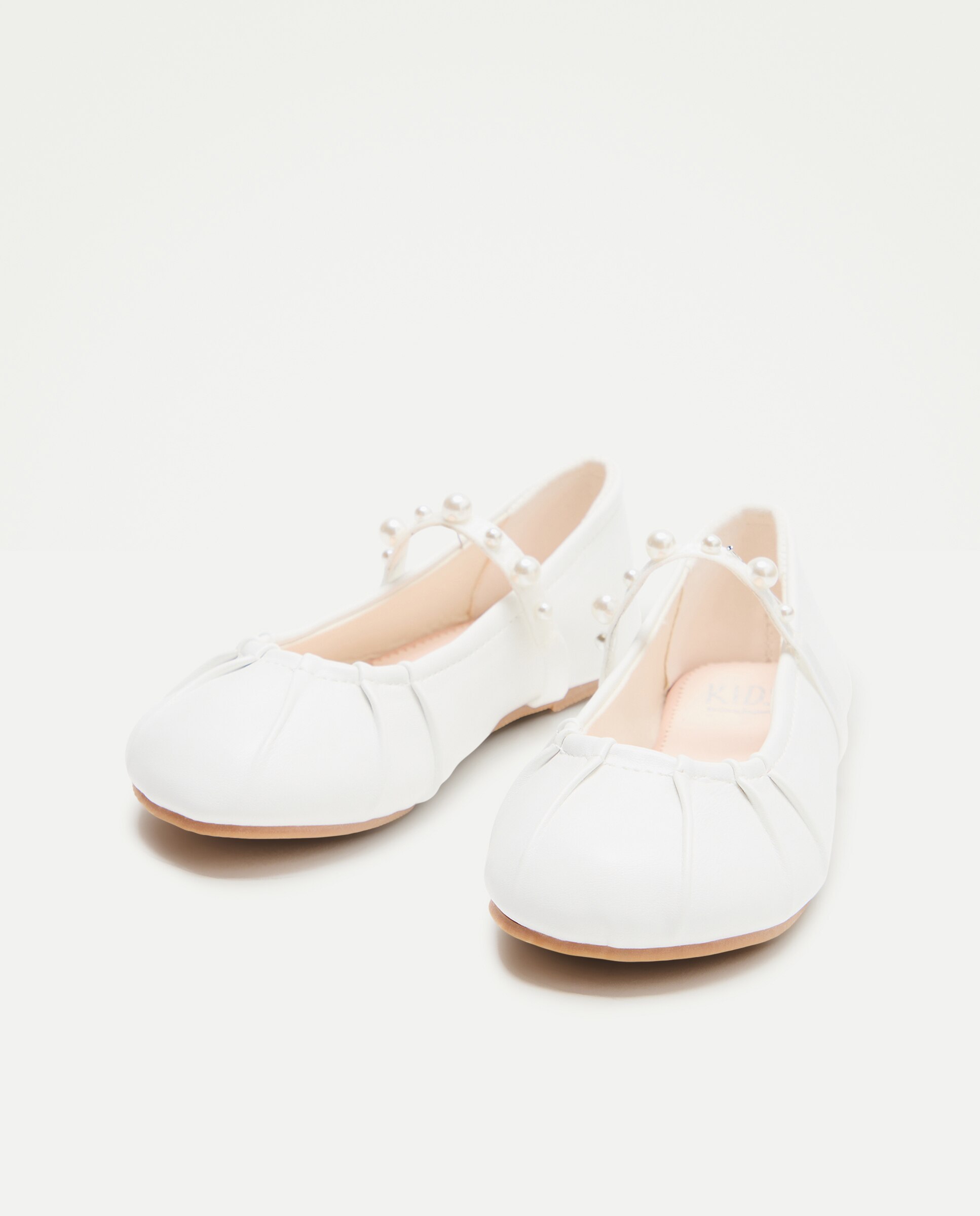 Sapatos de Presilha com Pregas, Pérolas e Biqueira Redonda Branco-marfim-2