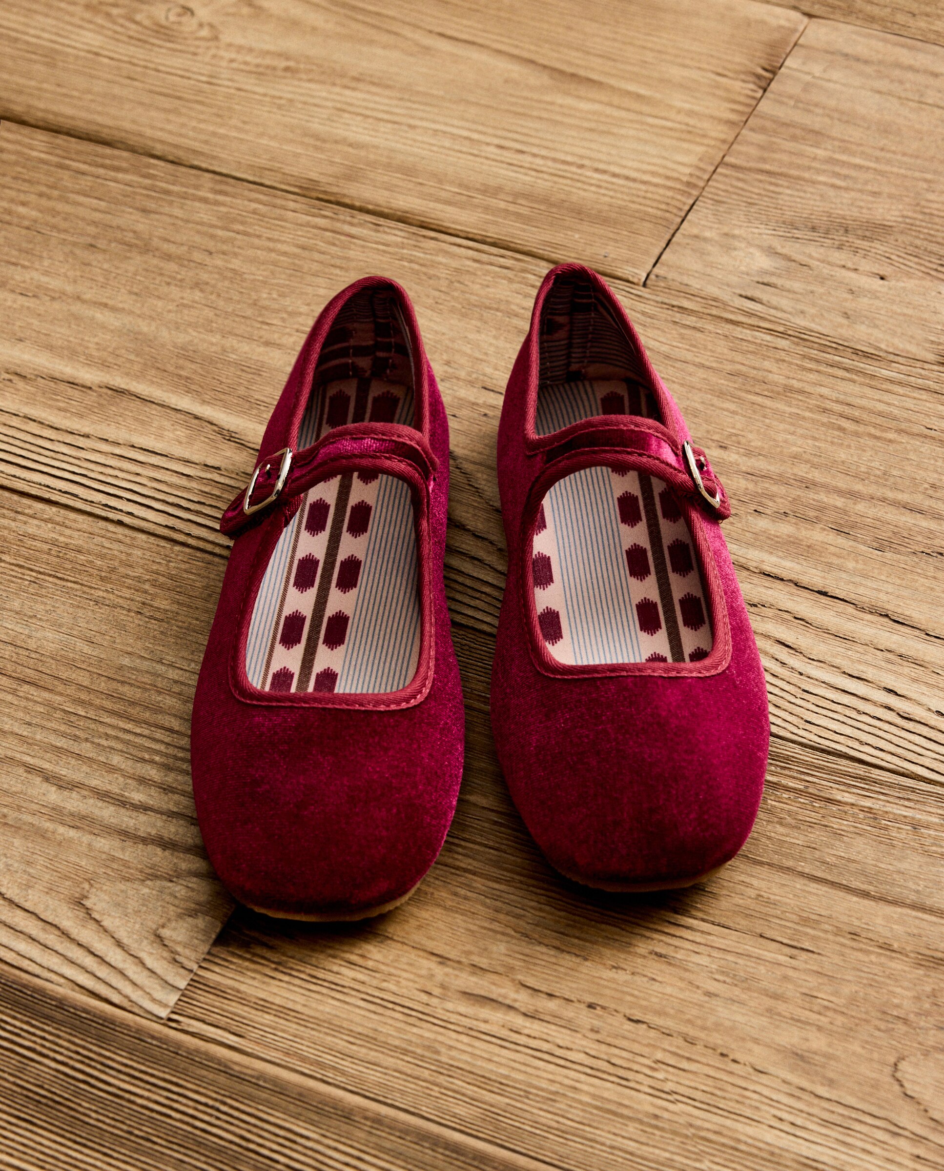 Sapatos de Presilha de Veludo Bordeaux-6