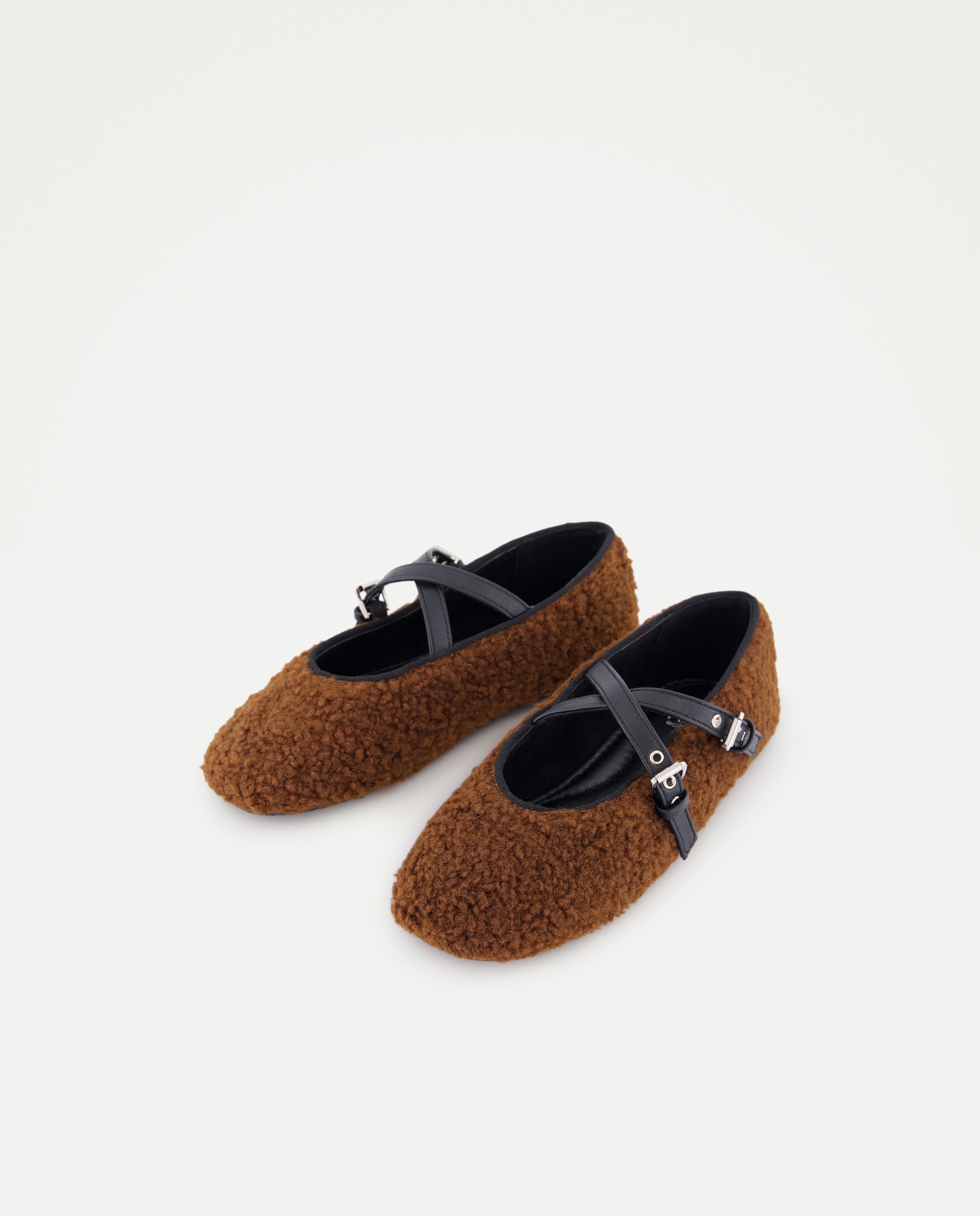 Sapatos de Presilha em Têxtil Buclé Chocolate-2