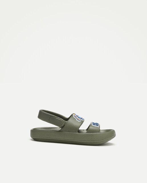 Chanclas de niño con pines