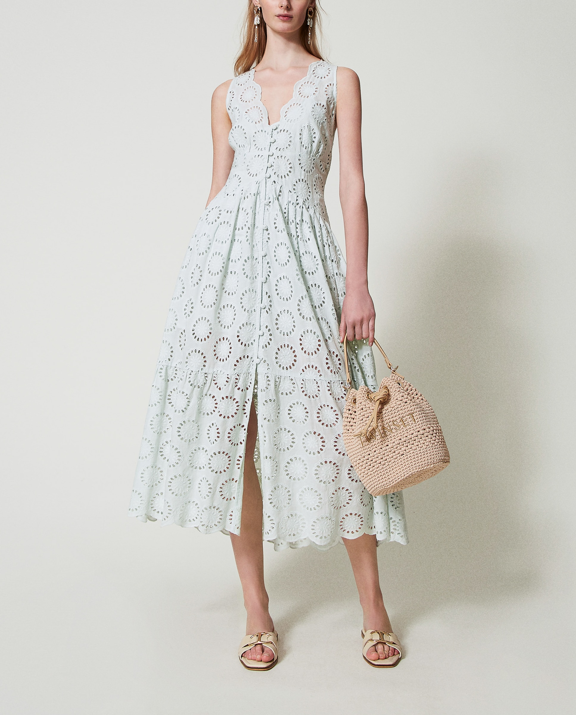 Imagem 0 de Vestido Comprido com Bordado InglÊs